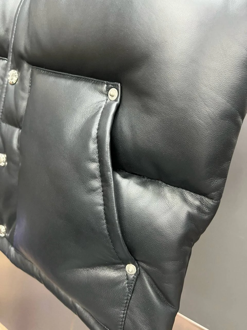 PRADA Мужской жилет из кожи ягненка  PRADA Мужской жилет из кожи ягненка