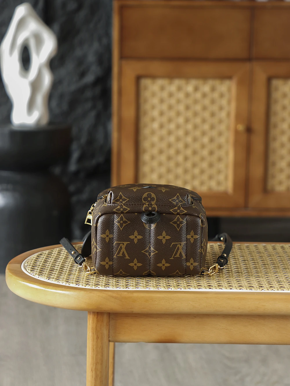 LOUIS VUITTON Женская Сумка рюкзак Palm Springs Mini M44873 LOUIS VUITTON Женская Сумка рюкзак Palm Springs Mini M44873