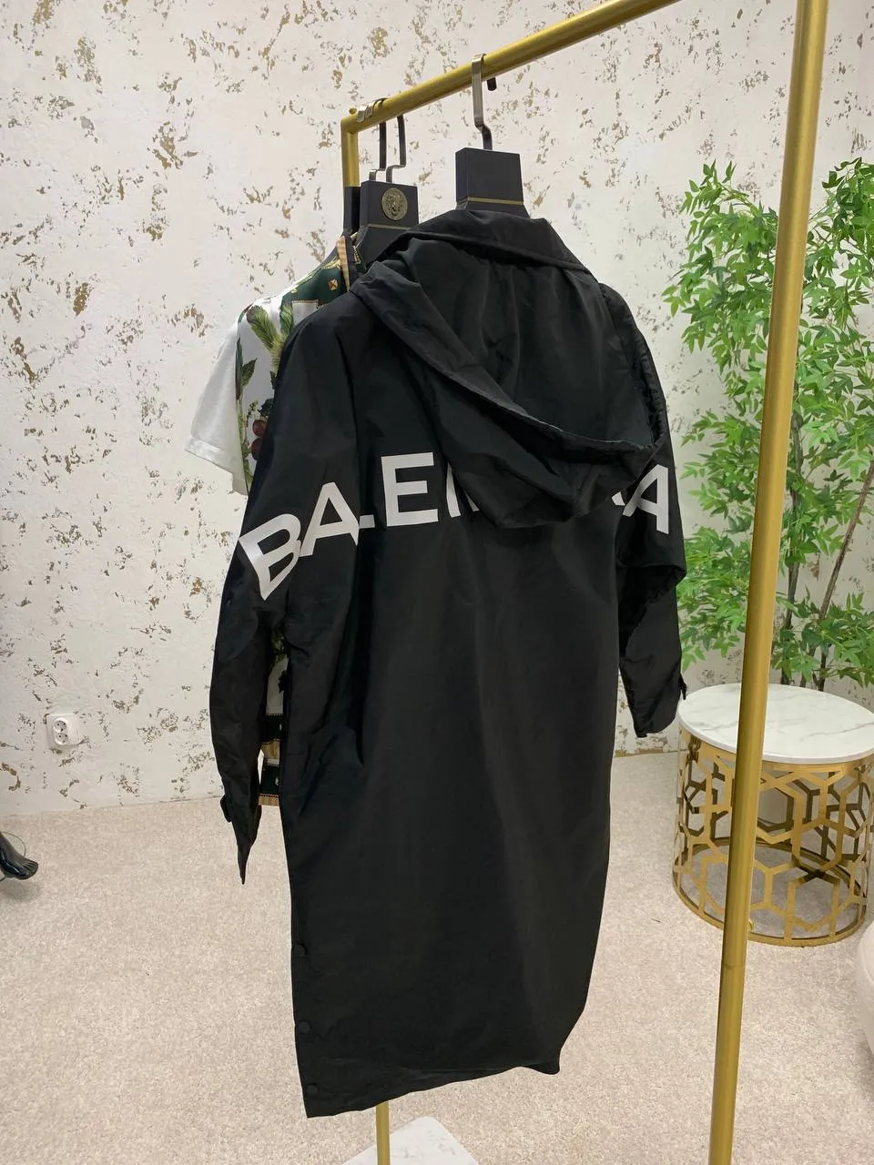 BALENCIAGA Женская ветровка  BALENCIAGA Женская ветровка