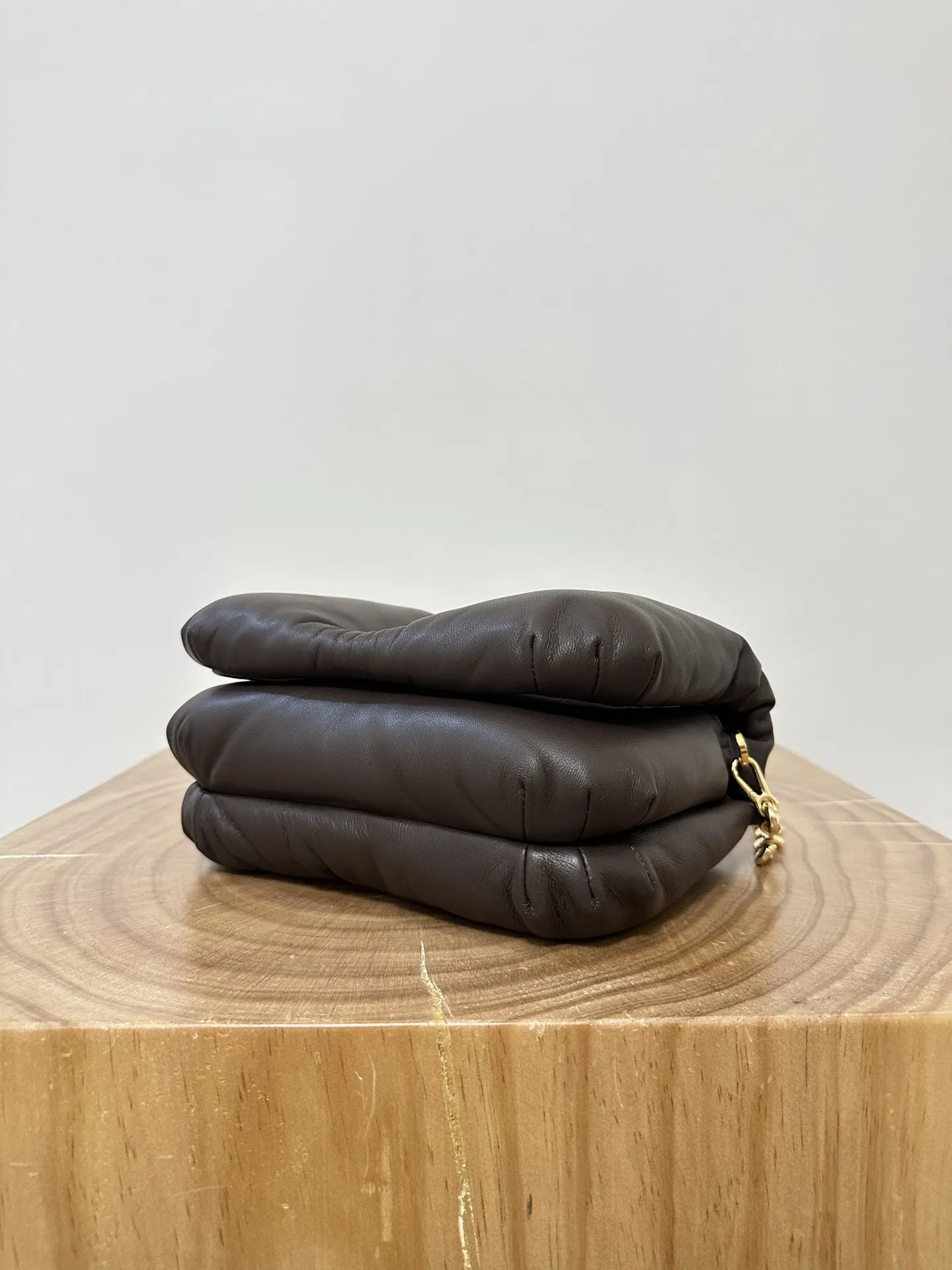 LOEWE Женская сумка Puffer Goya из кожи наппа