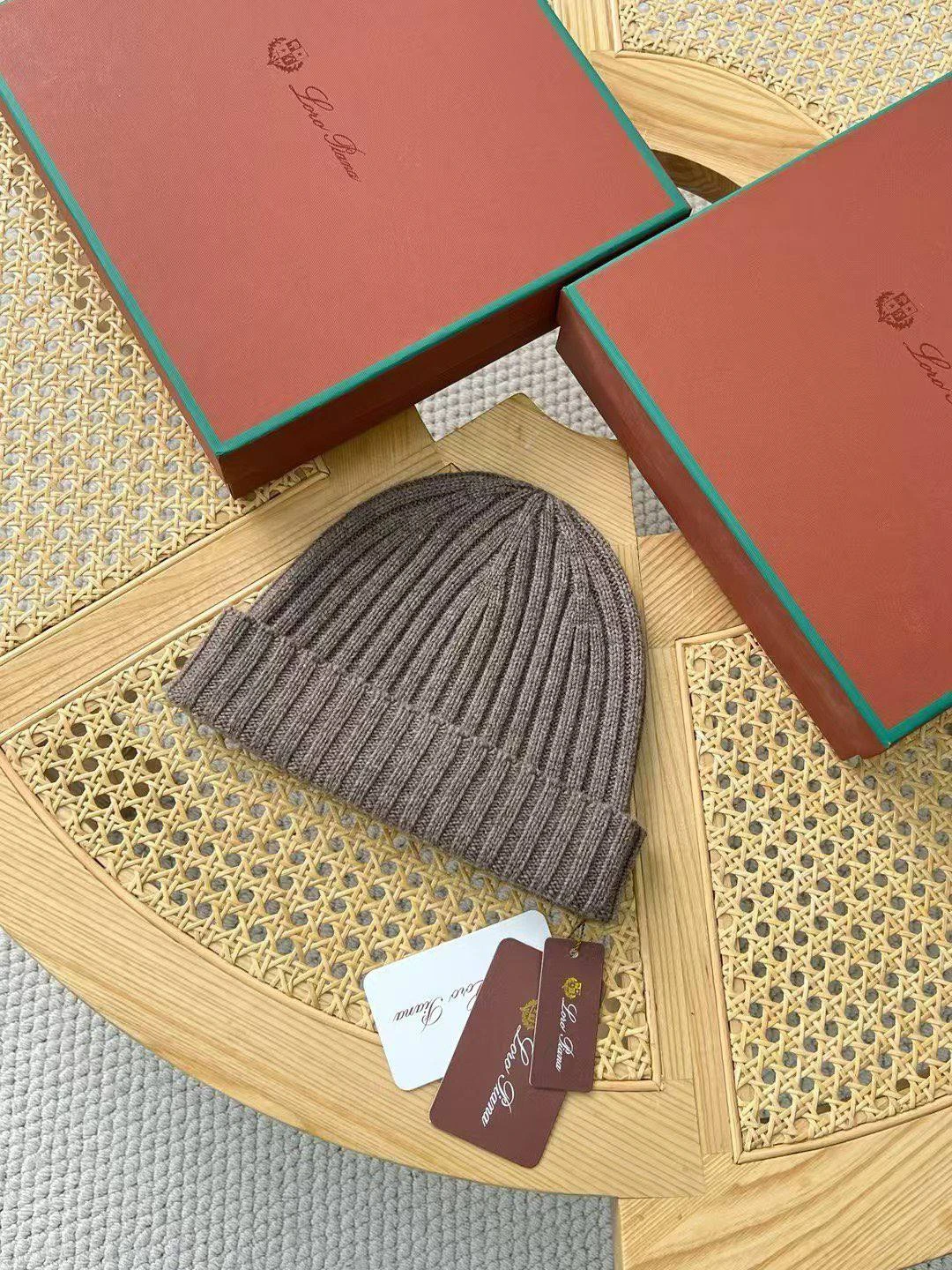 BRUNELLO CUCINELLI Мужская шапка из кашемира 