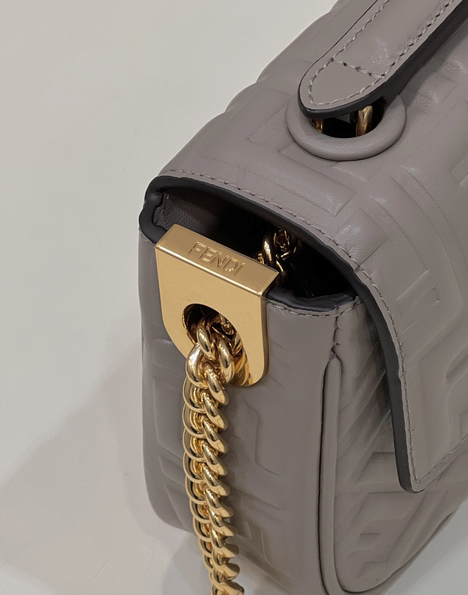 FENDI Женская сумка baguette 