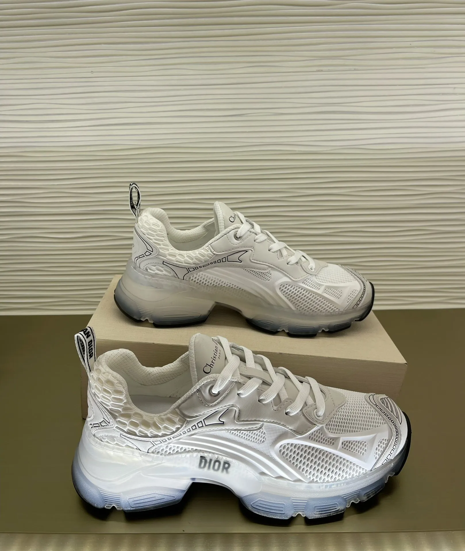 CHRISTIAN DIOR Женские кроссовки CHRISTIAN DIOR Женские кроссовки