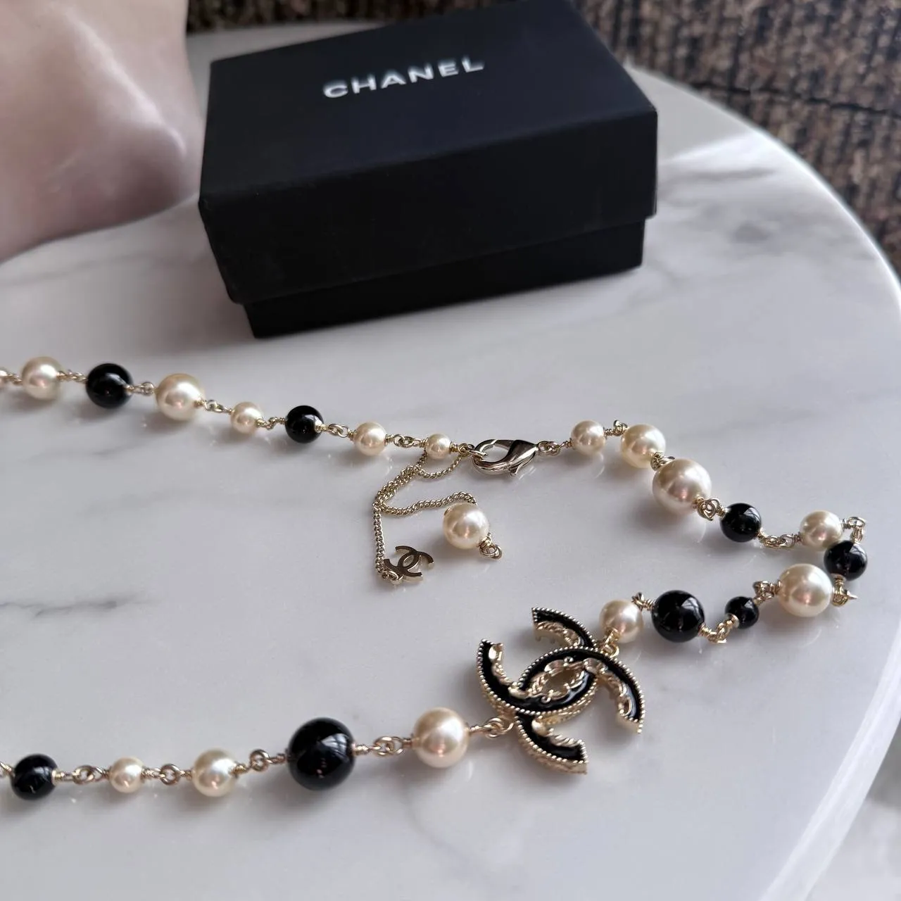 CHANEL Женское длинное колье CHANEL Женское длинное колье