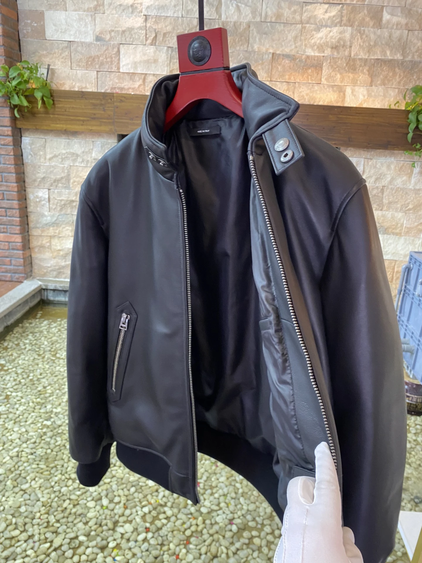 TOM FORD Мужская кожаная куртка с воротником-стойкой TOM FORD Мужская кожаная куртка с воротником-стойкой