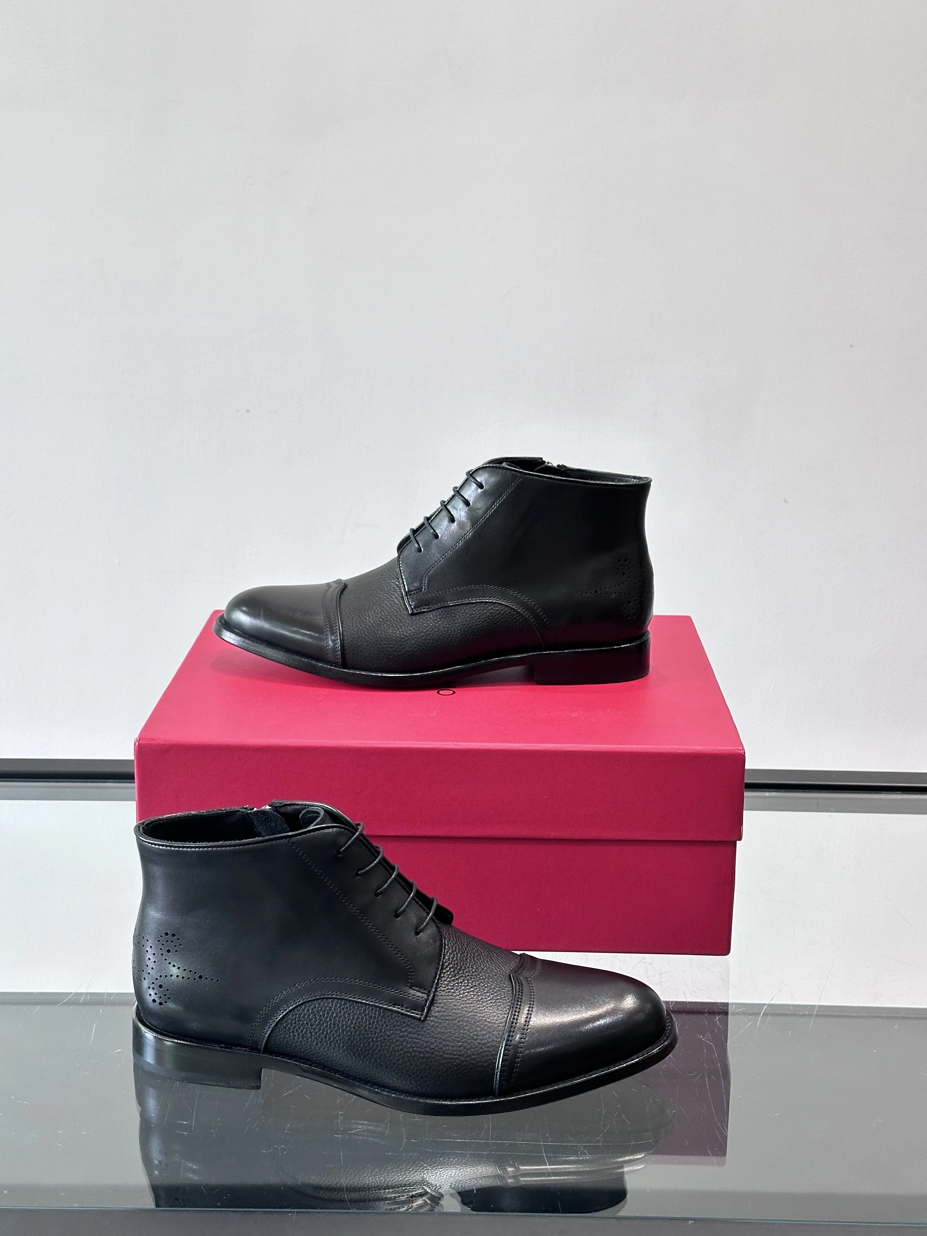 SALVATORE FERRAGAMO Мужские ботинки 