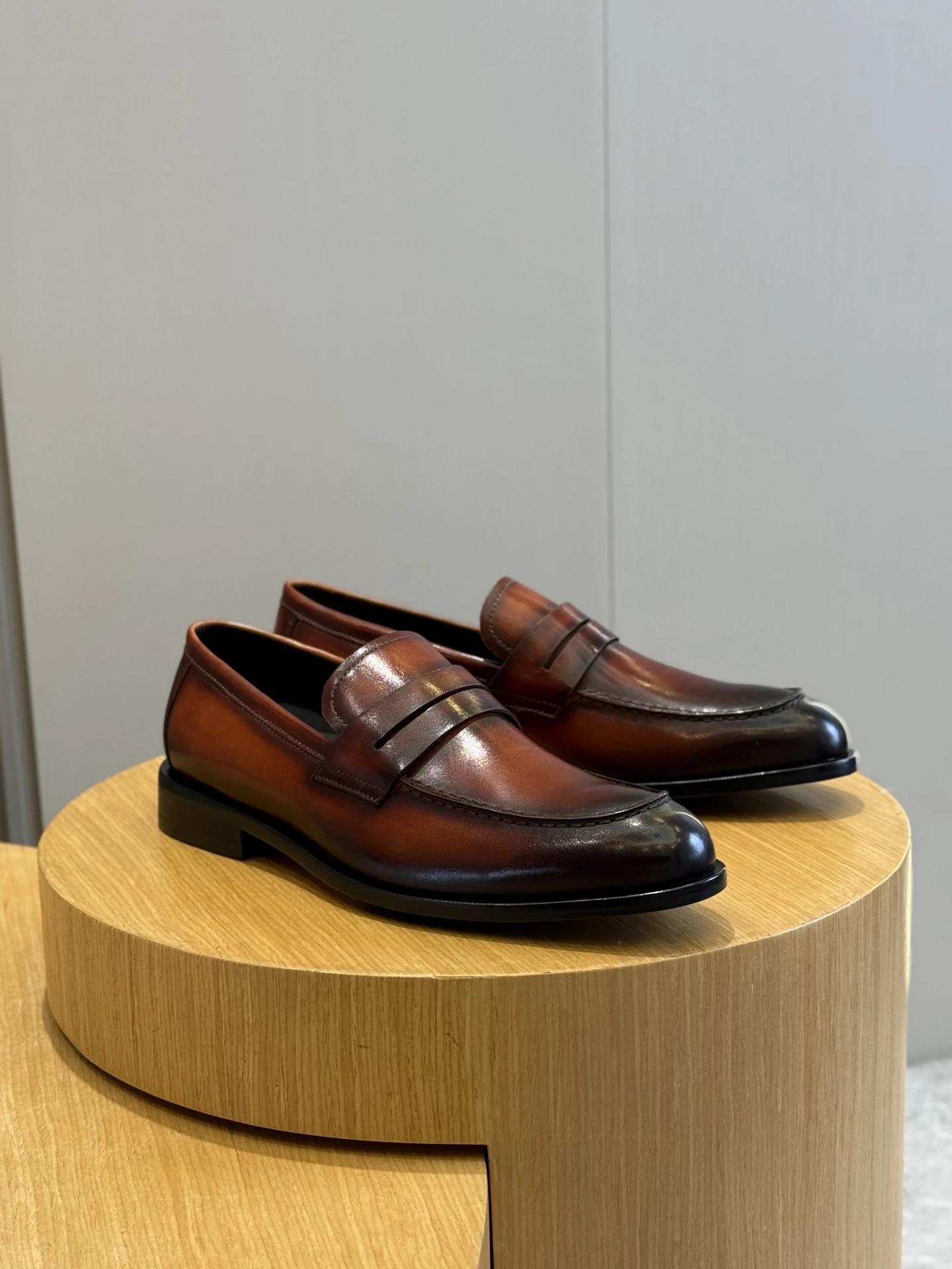 BERLUTI Мужские туфли из коровьей кожи BERLUTI Мужские туфли из коровьей кожи