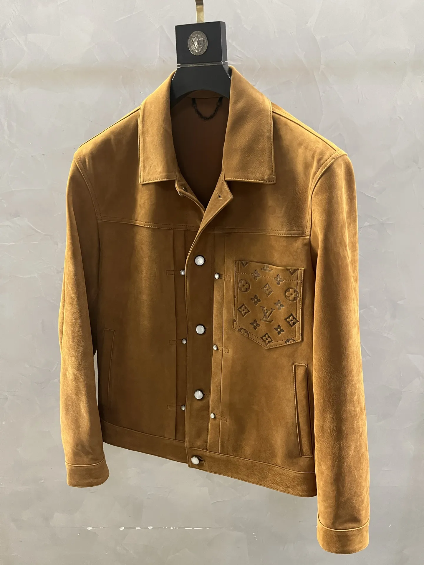 LOUIS VUITTON Мужская куртка из замши LOUIS VUITTON Мужская куртка из замши