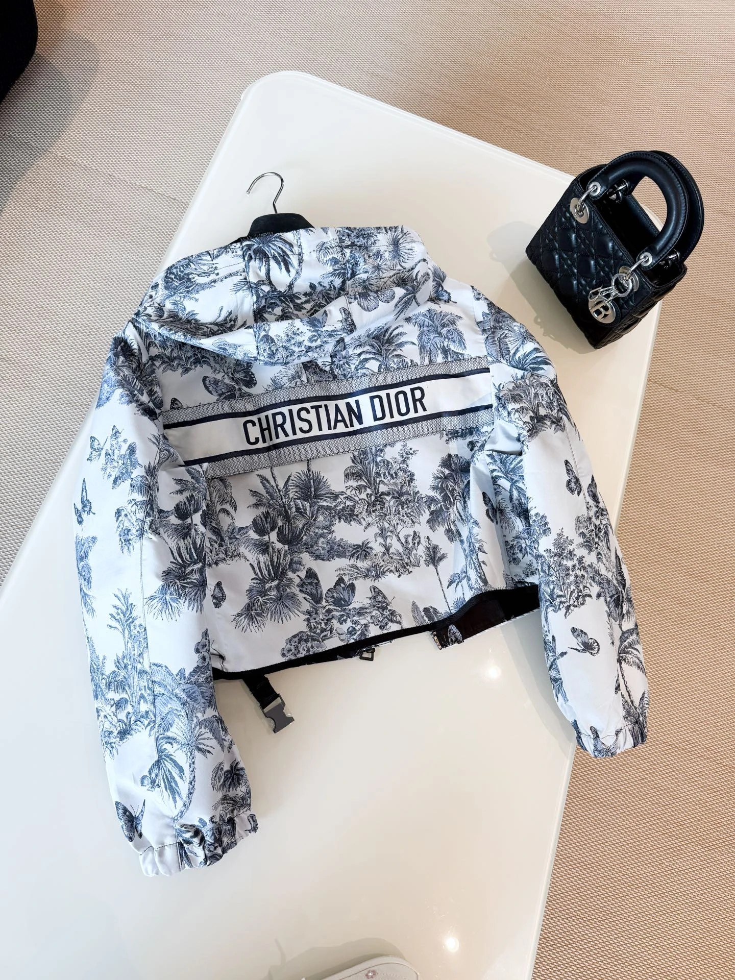 CHRISTIAN DIOR Женская куртка CHRISTIAN DIOR Женская куртка