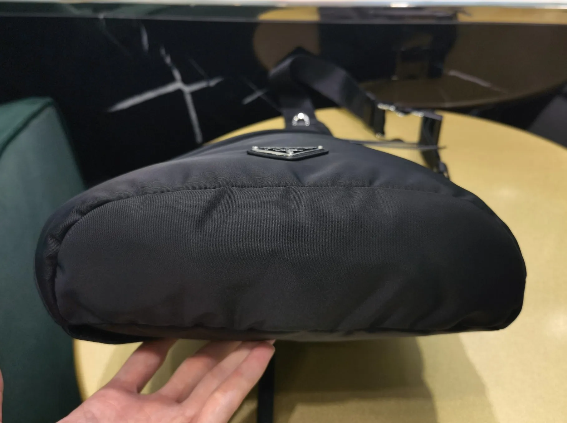 PRADA Нагрудная сумка унисекс 2VZ092 PRADA Нагрудная сумка унисекс 2VZ092