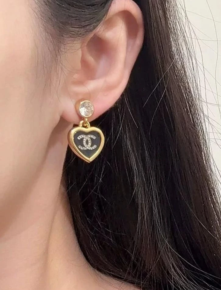 CHANEL Женские серьги CHANEL Женские серьги