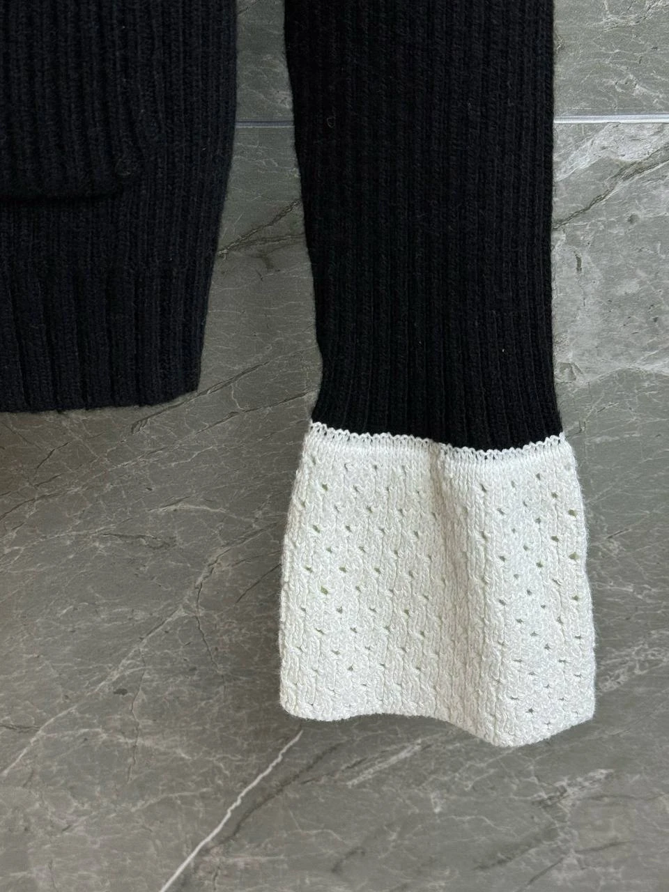 CHANEL Женский кардиган из трикотажа CHANEL Женский кардиган из трикотажа