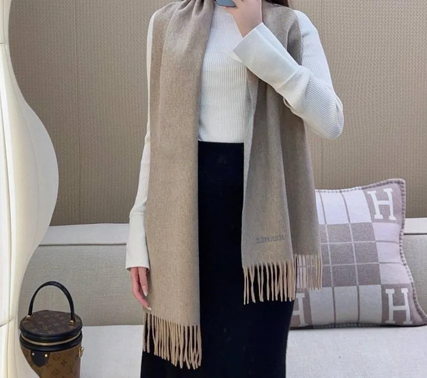 HERMES Женский шарф из тончайшего 100% кашемира