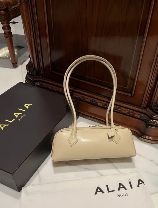 ALAIA Женская сумка Le Teckel Dachshund