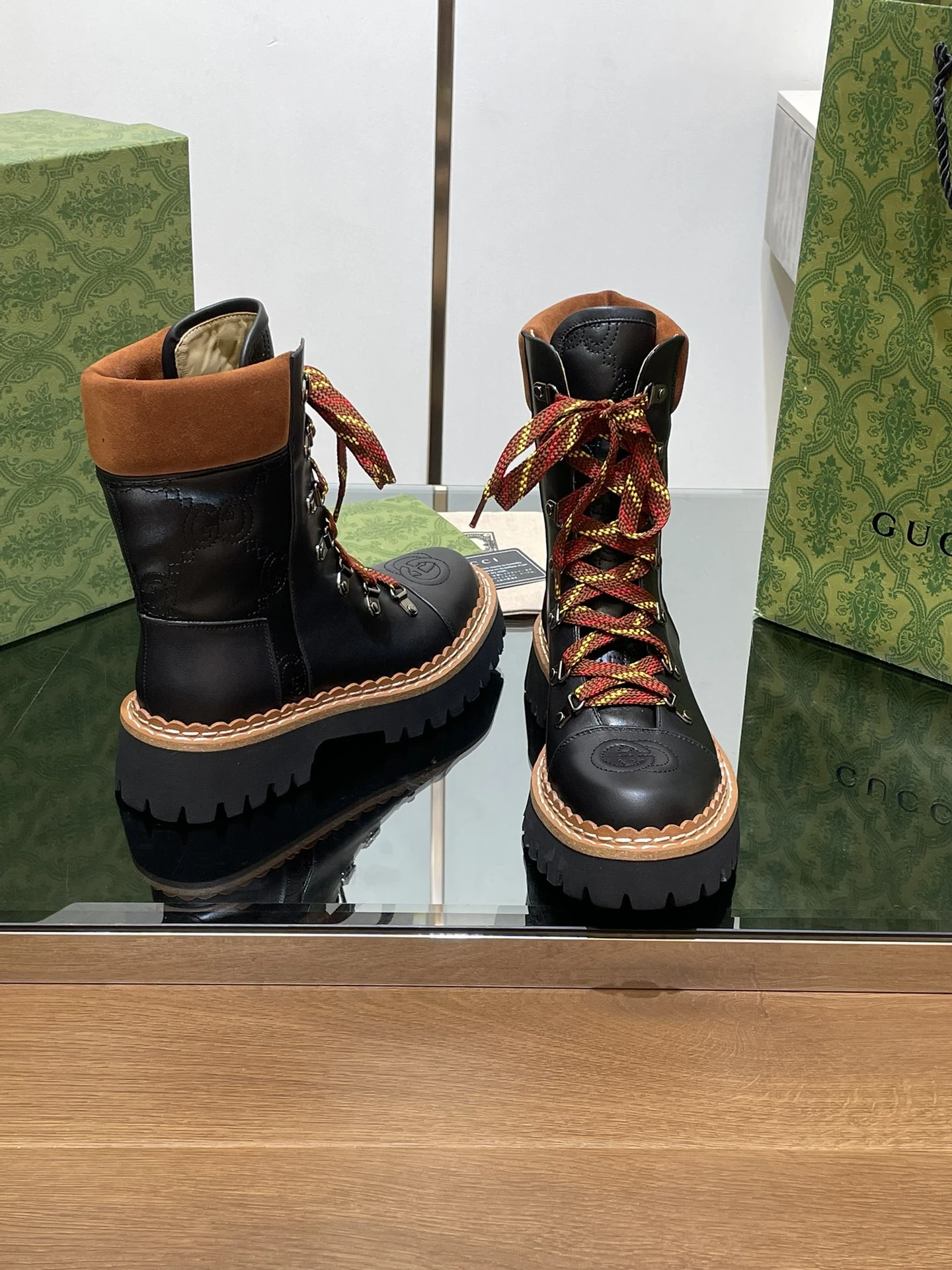 GUCCI Женские ботинки GG Matelass GUCCI Женские ботинки GG Matelass