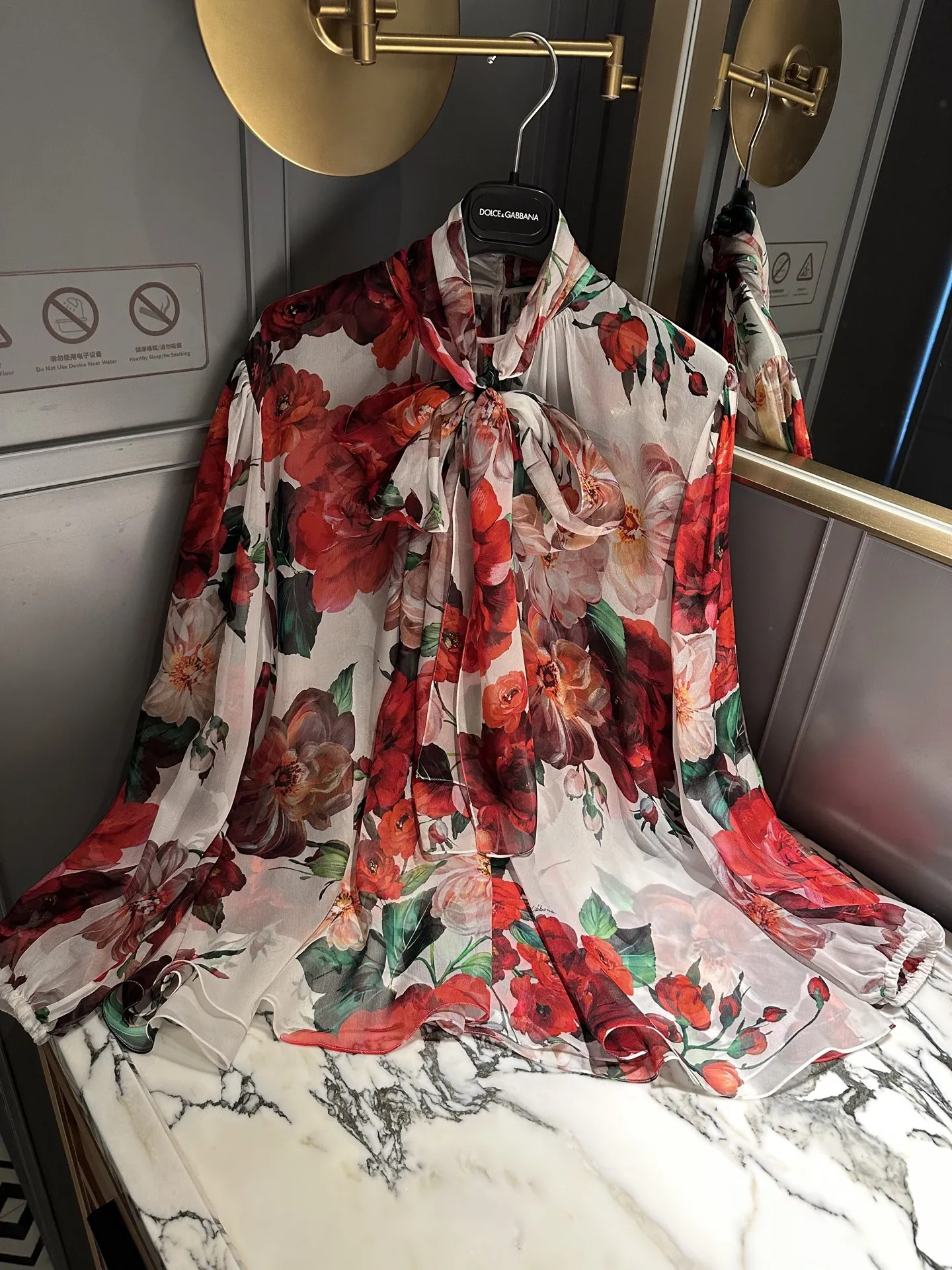 DOLCE & GABBANA Женская шелковая блузка DOLCE & GABBANA Женская шелковая блузка