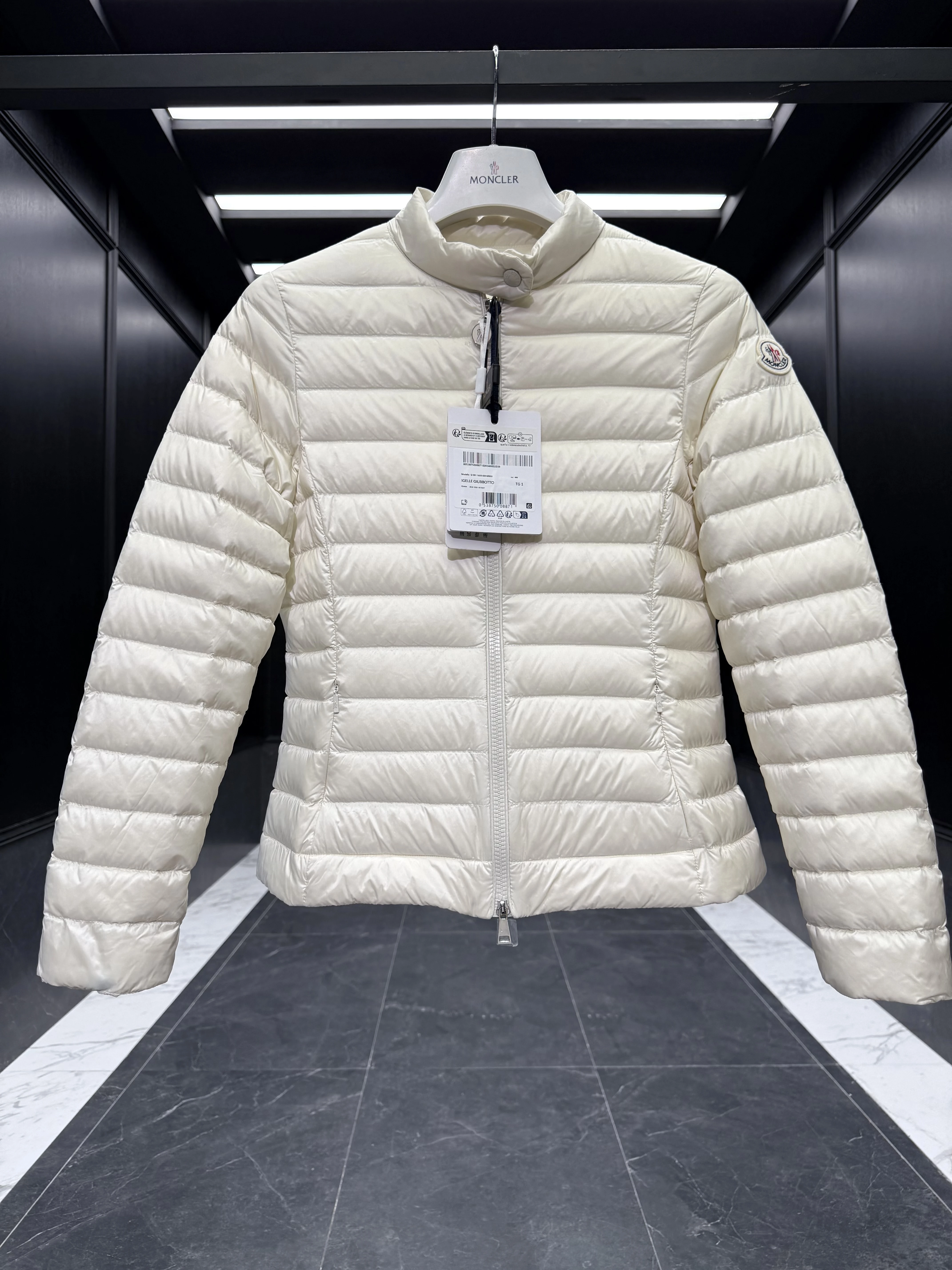 MONCLER Женский пуховик Igelle 