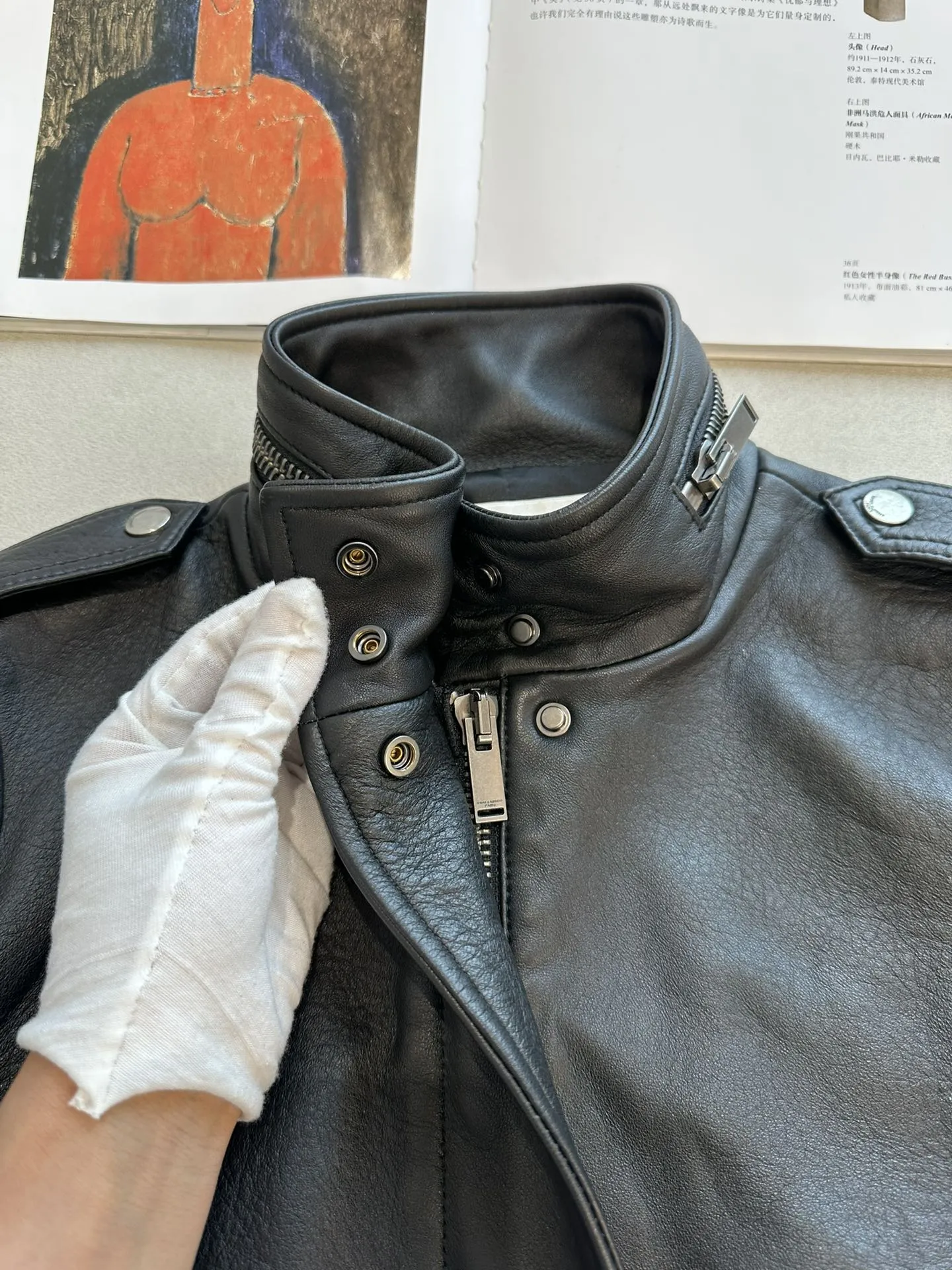 SAINT LAURENT Женская кожаная куртка SAINT LAURENT Женская кожаная куртка