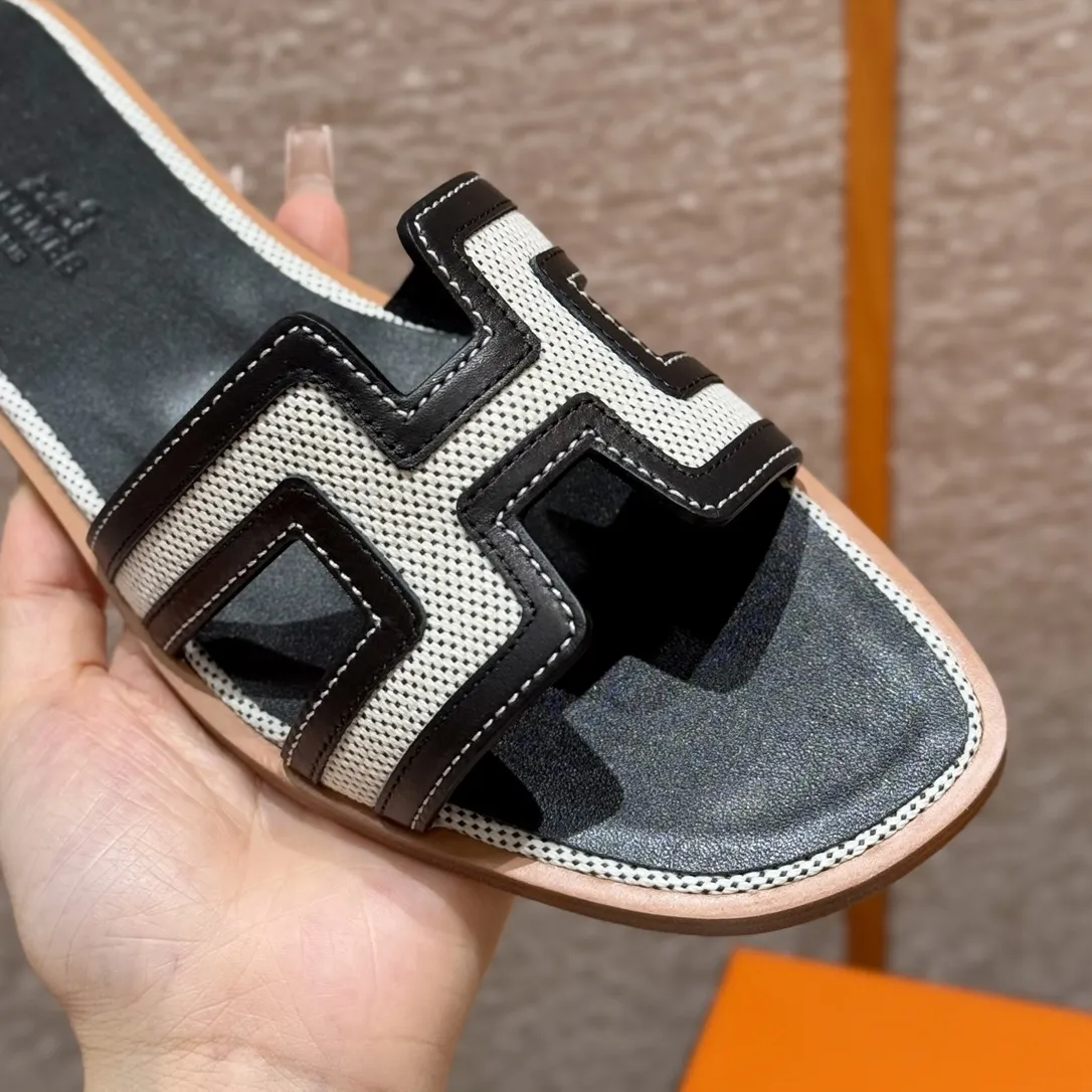 HERMES Женские сандалии Oran из холста 