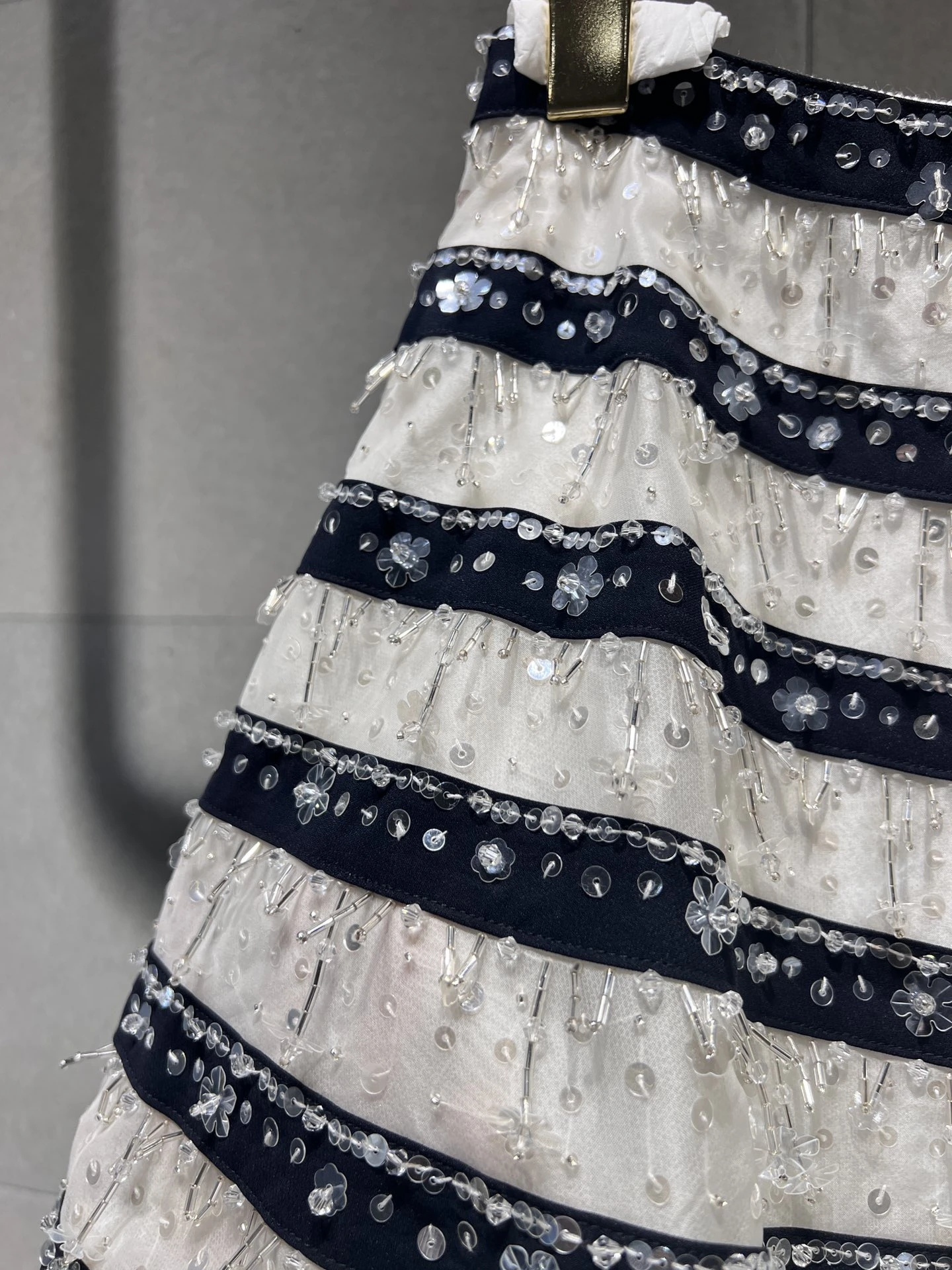 VALENTINO Женская юбка ручной работы VALENTINO Женская юбка ручной работы