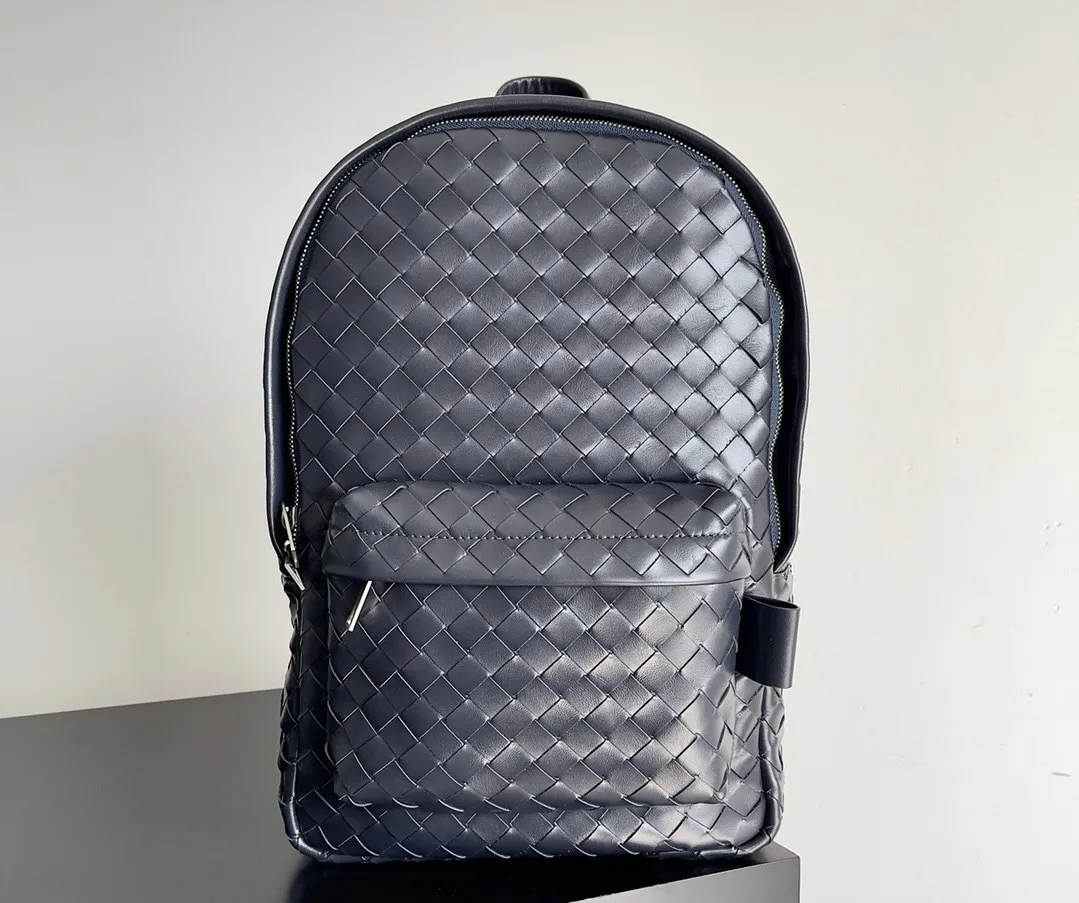 BOTTEGA VENETA Мужской Рюкзак Intrecciato Medium