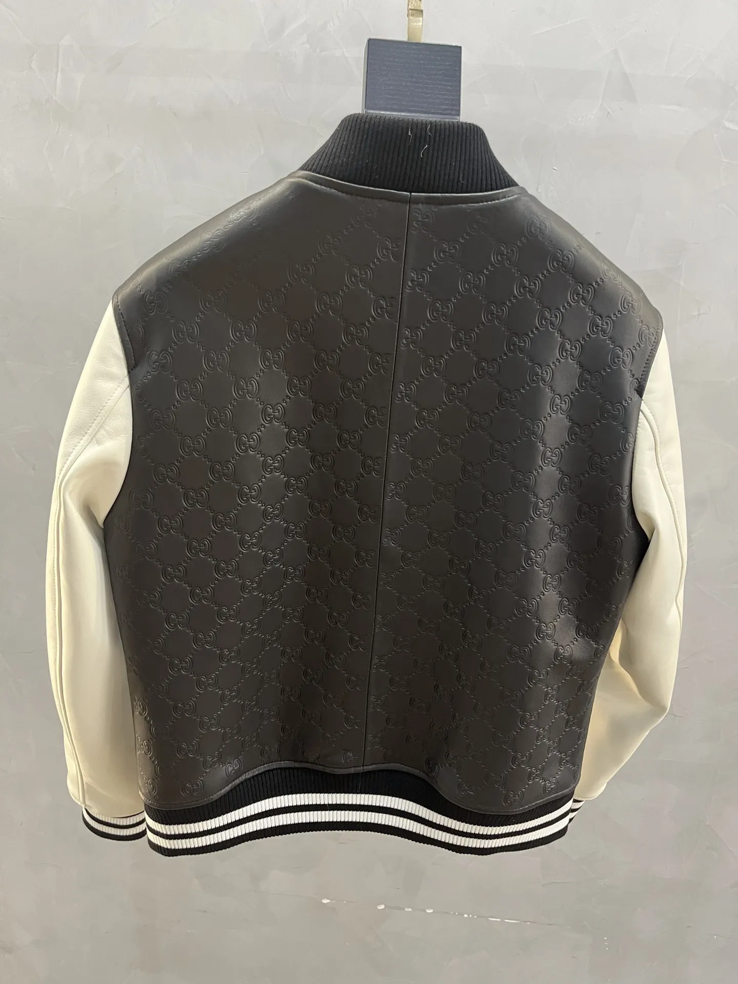 GUCCI Мужской кожаный бомбер GUCCI Мужской кожаный бомбер