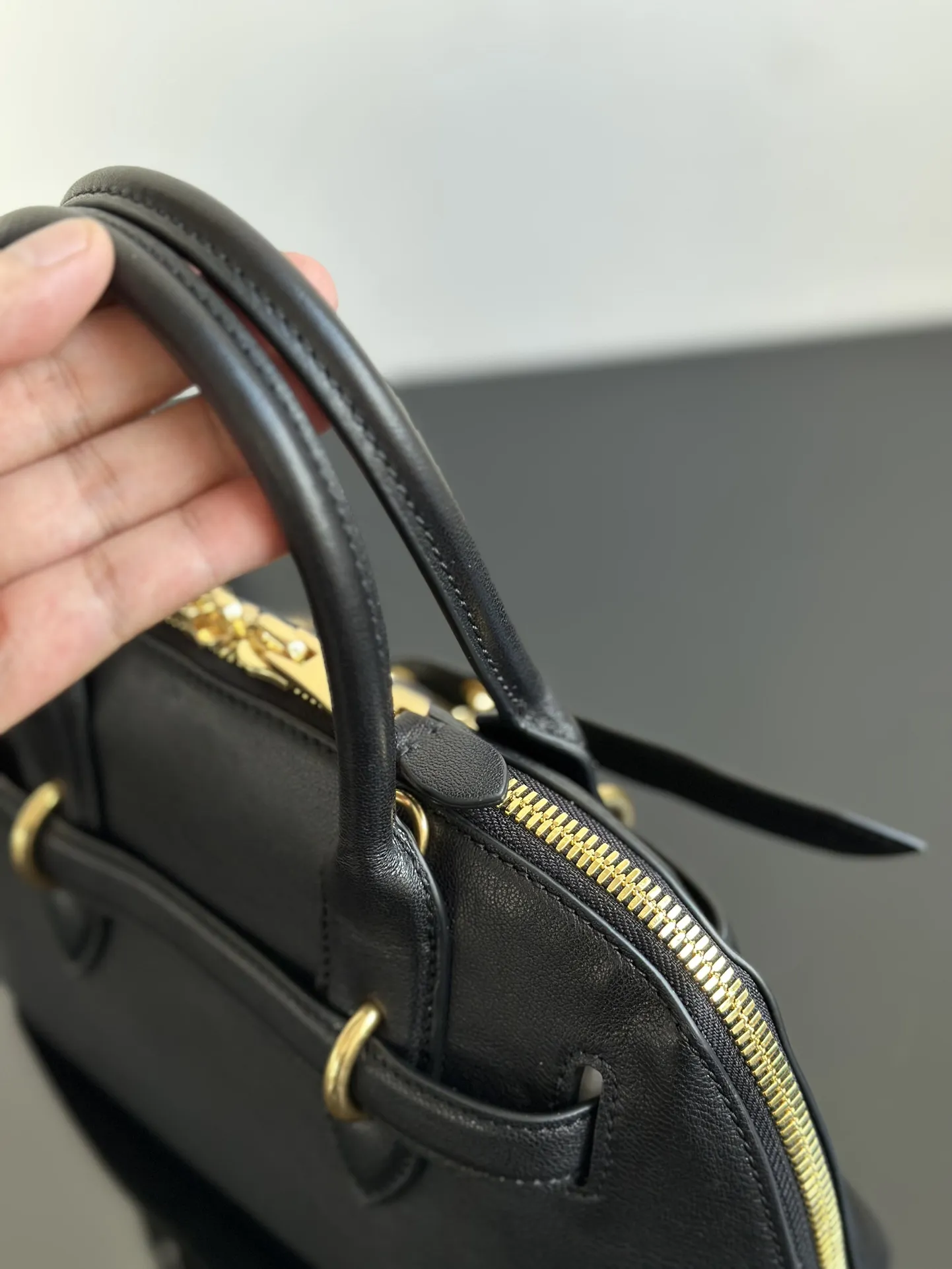 MIU MIU Женская сумка с ремешком