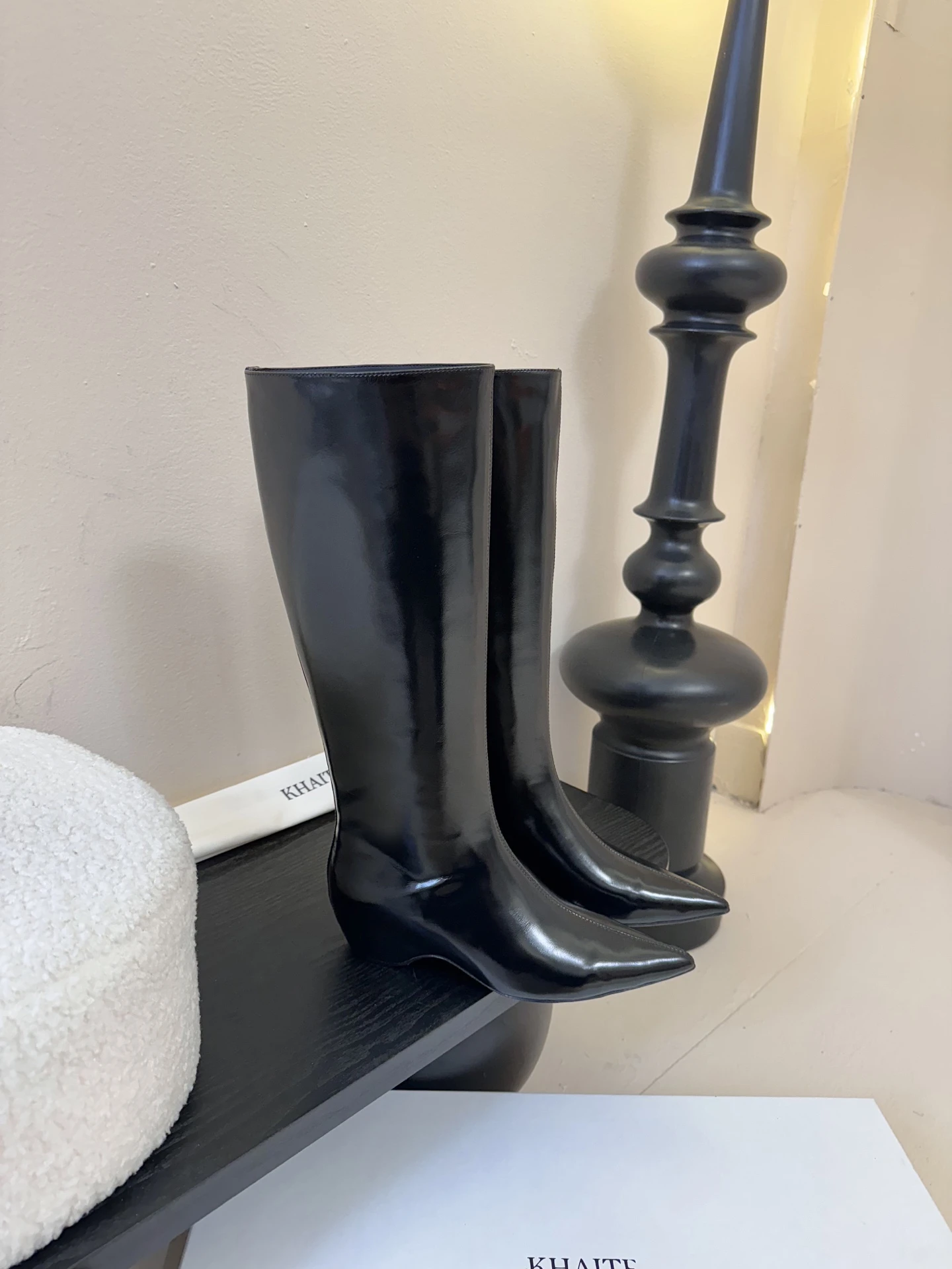 KHAITE Женские сапоги с острым носом