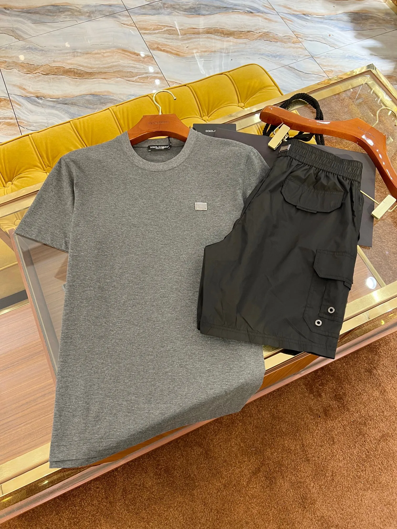 DOLCE & GABBANA Мужские шорты с объемными боковыми карманами с клапанами DOLCE & GABBANA Мужские шорты с объемными боковыми карманами с клапанами