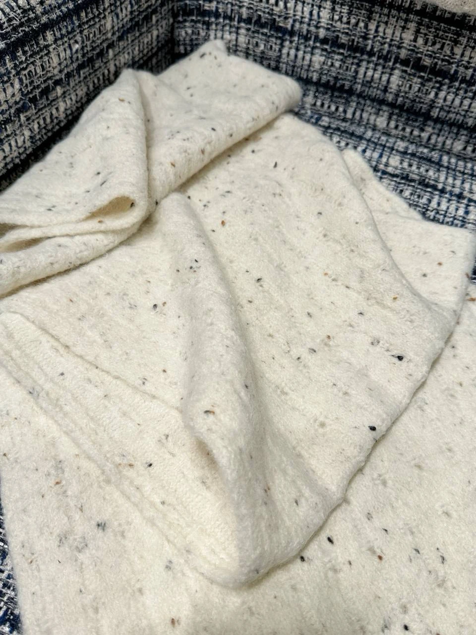 CHANEL Женский шарф из кашемира CHANEL Женский шарф из кашемира