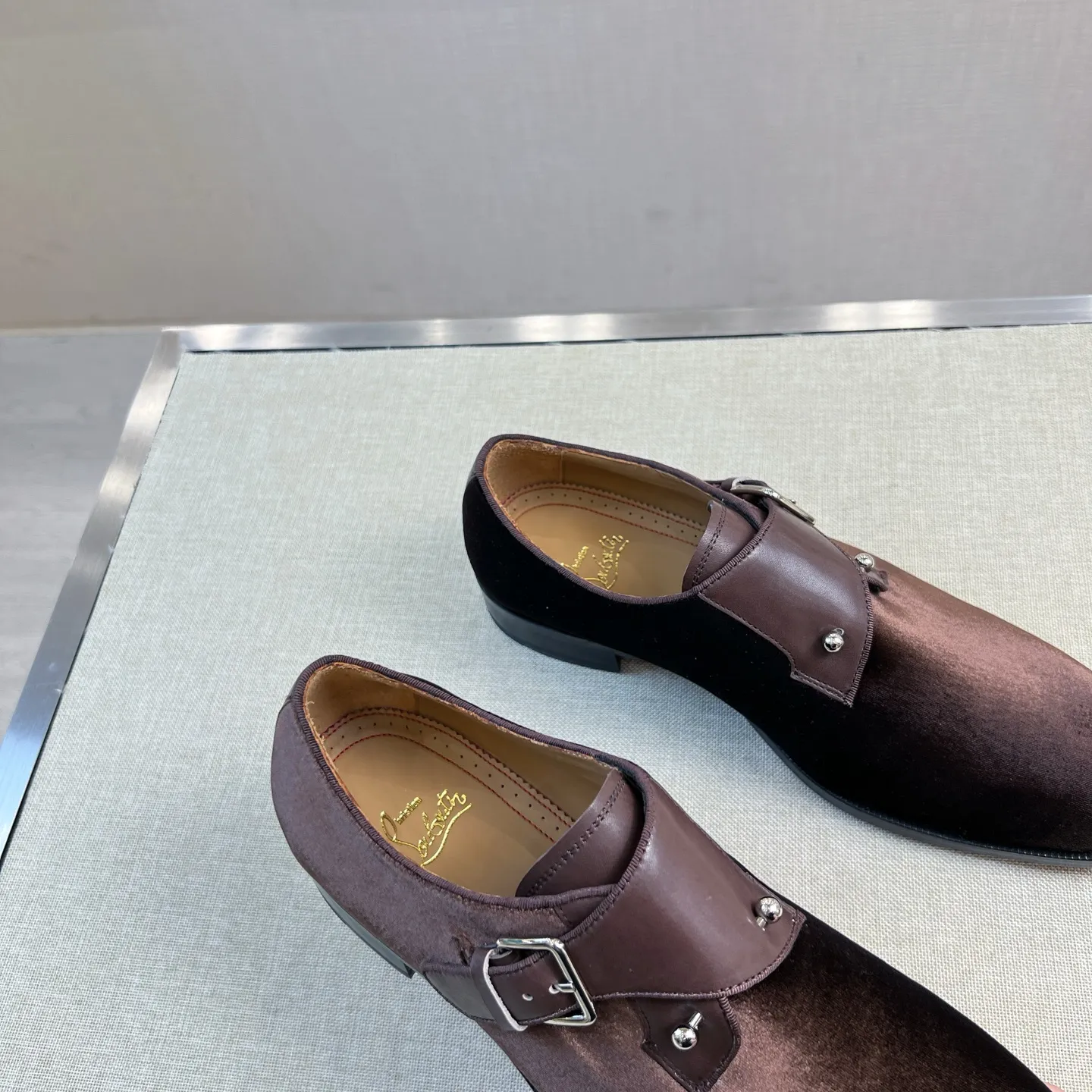 CHRISTIAN LOUBOUTIN Мужские туфли из коровьей кожи CHRISTIAN LOUBOUTIN Мужские туфли из коровьей кожи