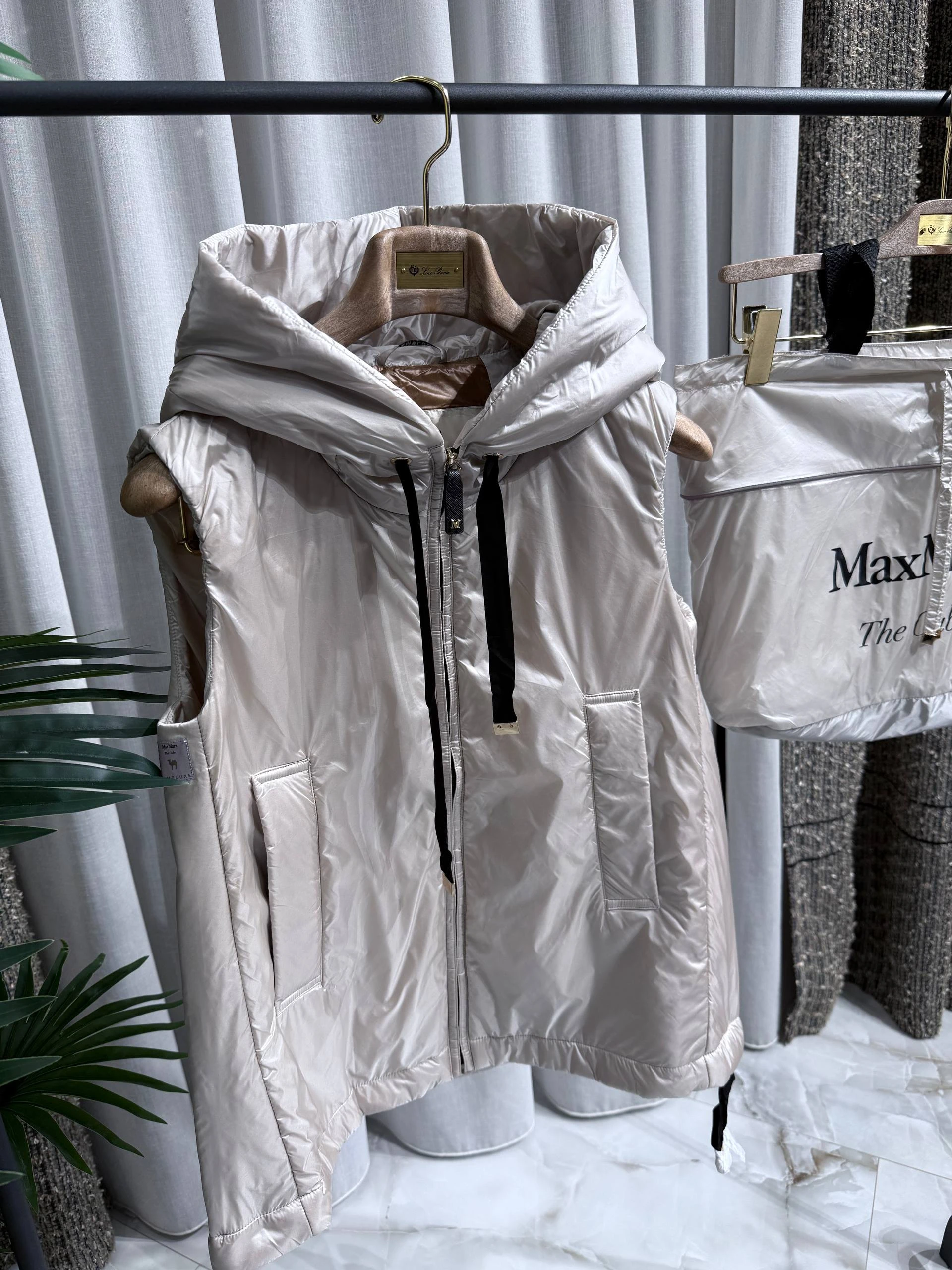 MAX MARA Женский жилет Cameluxe