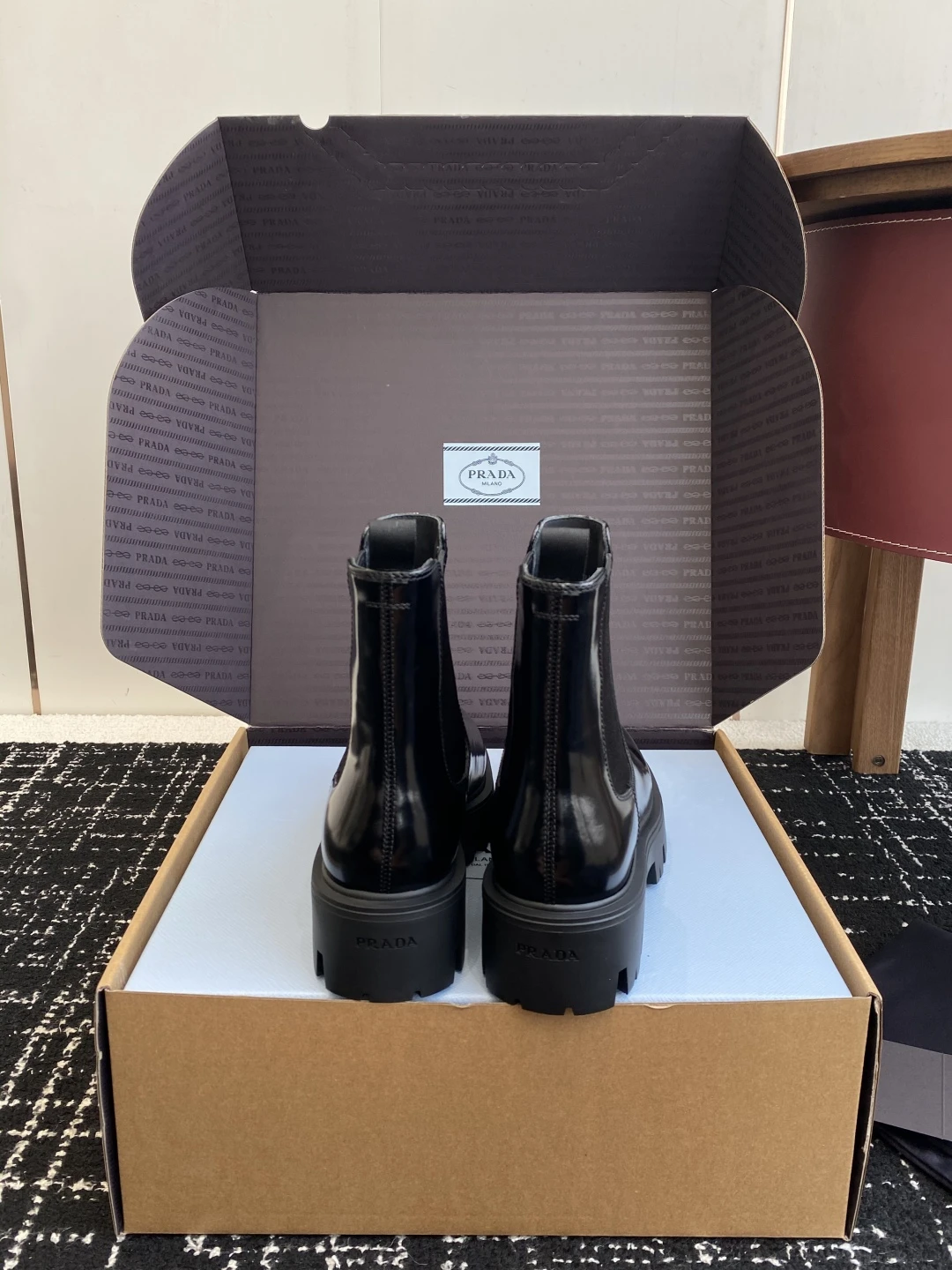 PRADA Женские лакированные ботинки PRADA Женские лакированные ботинки