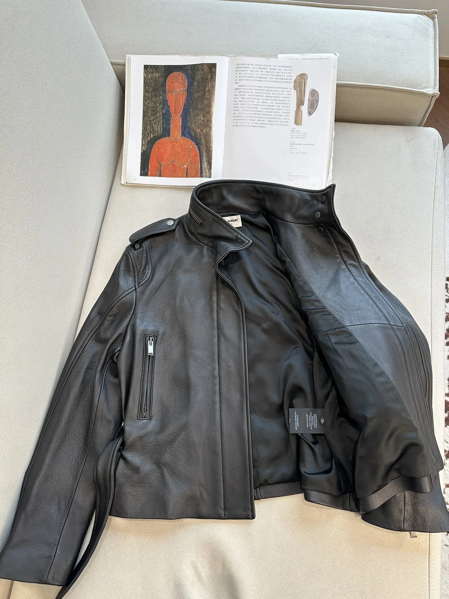 SAINT LAURENT Женская кожаная куртка SAINT LAURENT Женская кожаная куртка