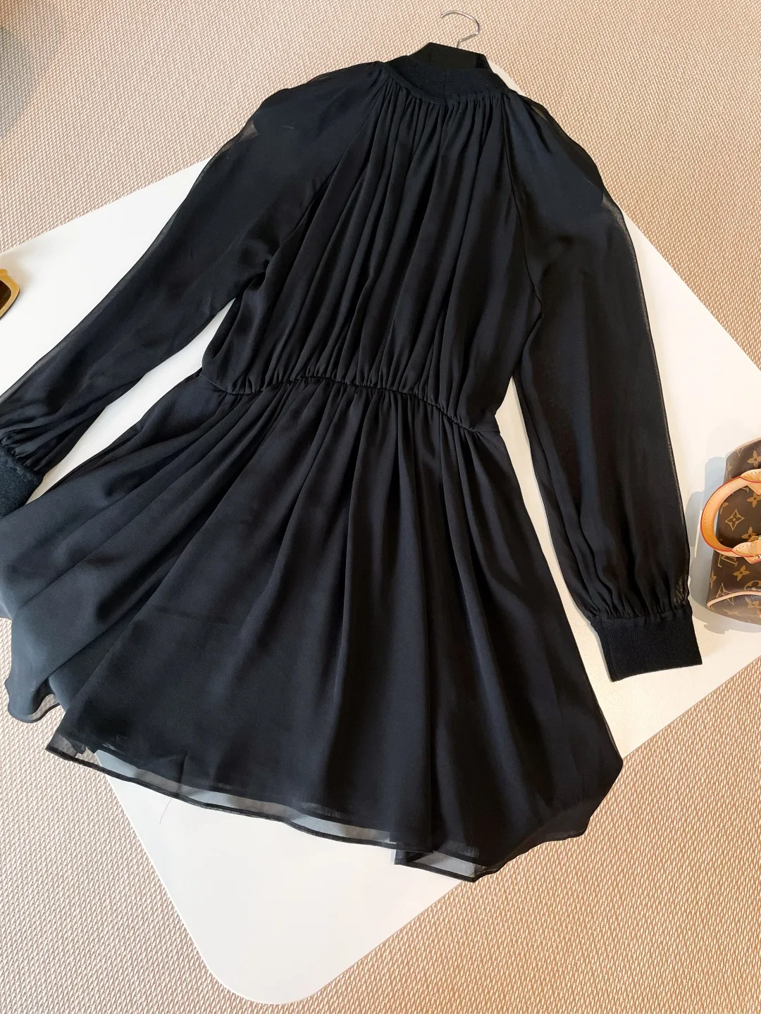 CELINE Женское платье из шелка CELINE Женское платье из шелка