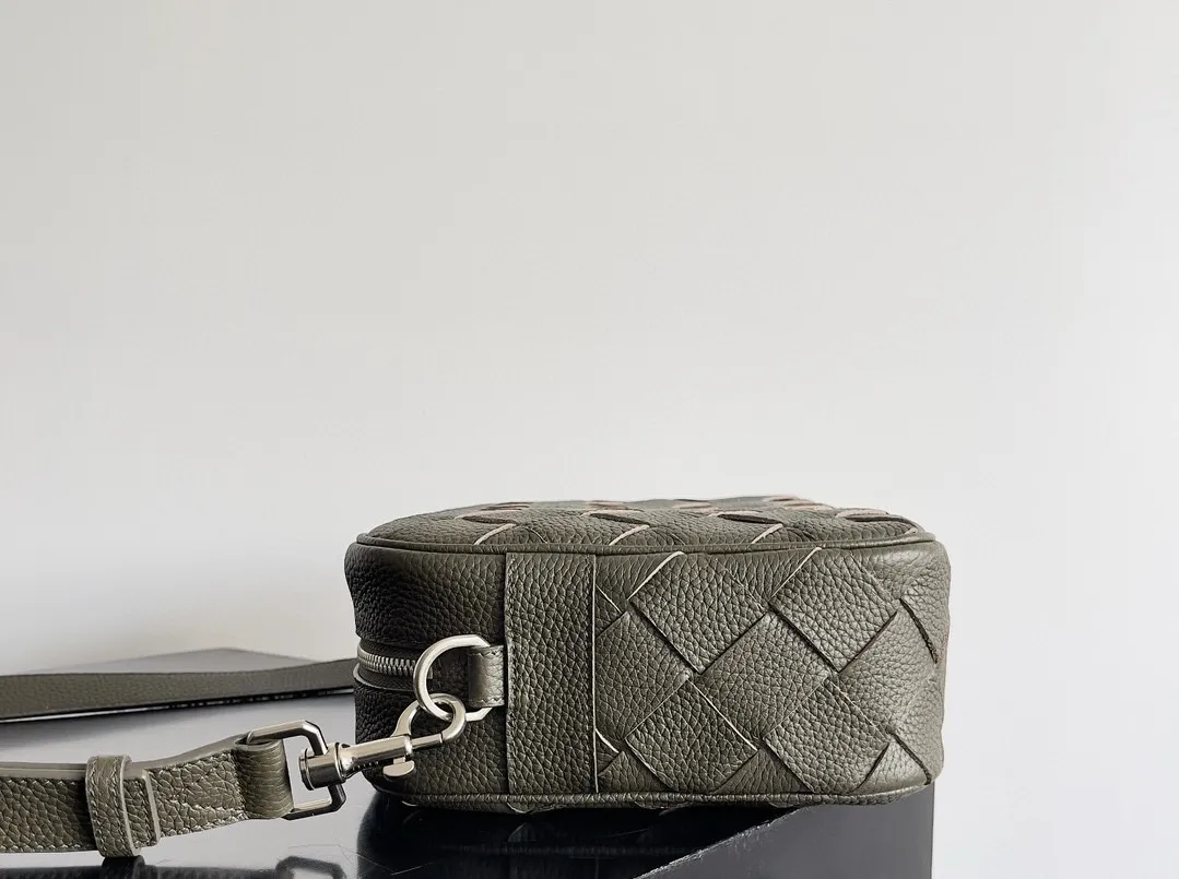 BOTTEGA VENETA Мужская сумка Intrecciato BOTTEGA VENETA Мужская сумка Intrecciato