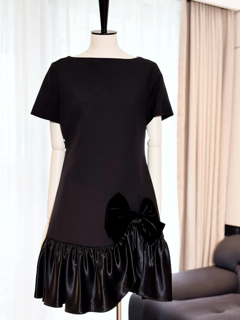 VALENTINO Женское шёлковое платье  VALENTINO Женское шёлковое платье