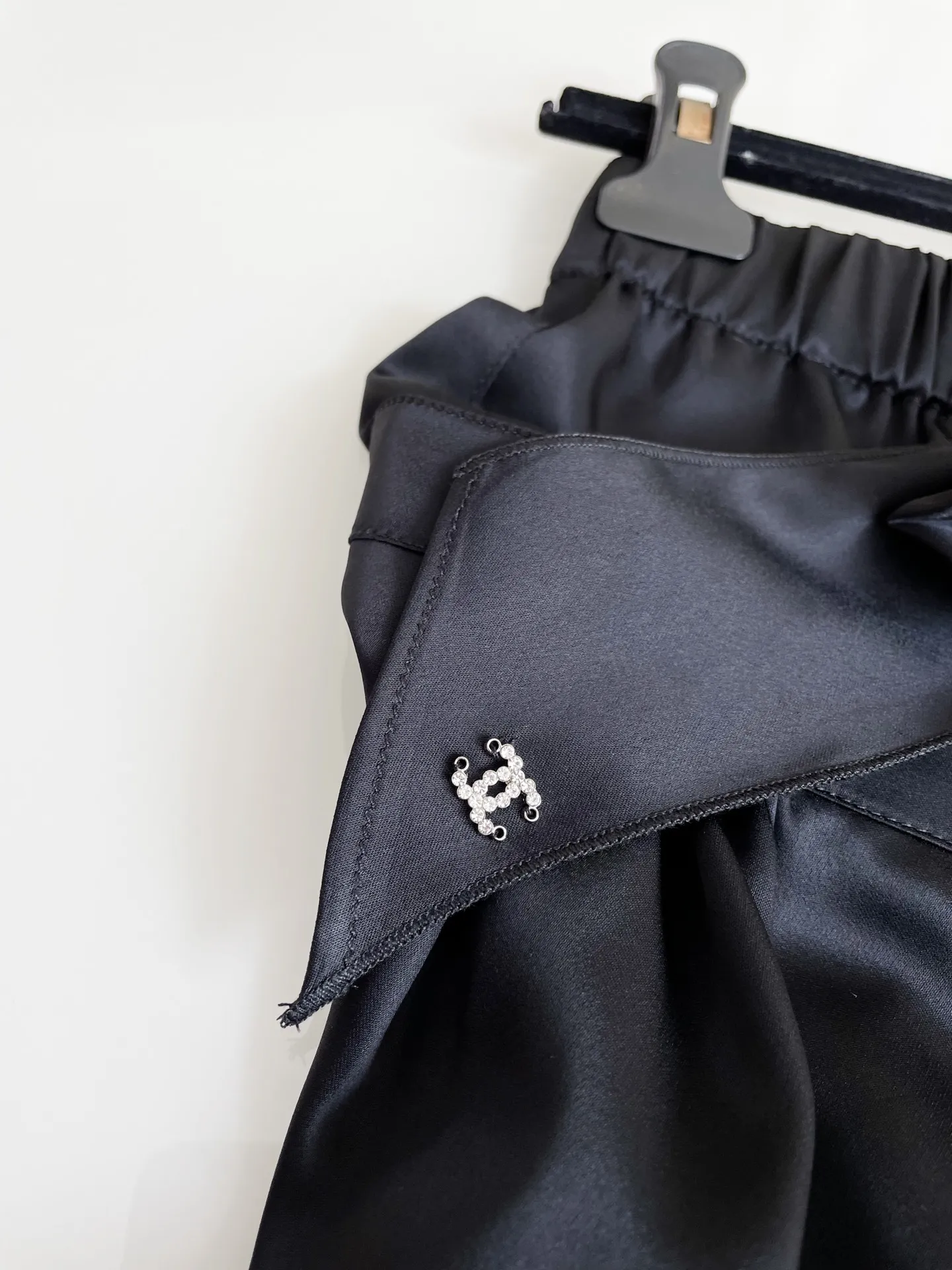 CHANEL Женские брюки с поясом