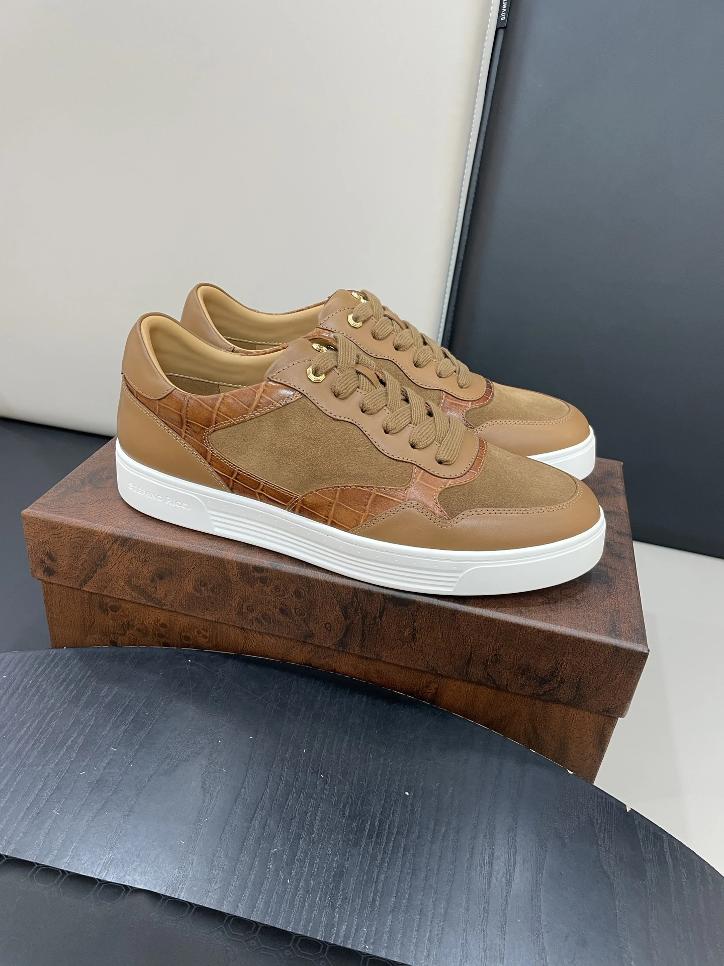 STEFANO RICCI Мужские кроссовки с комбинированным верхом из гладкой кожи и бархатистой замши 