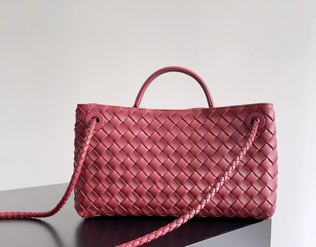 BOTTEGA VENETA Сумка East-West Andiamo 