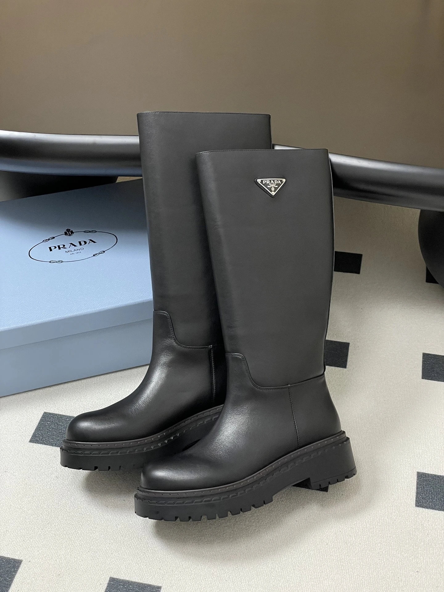 PRADA Женские высокие классические сапоги