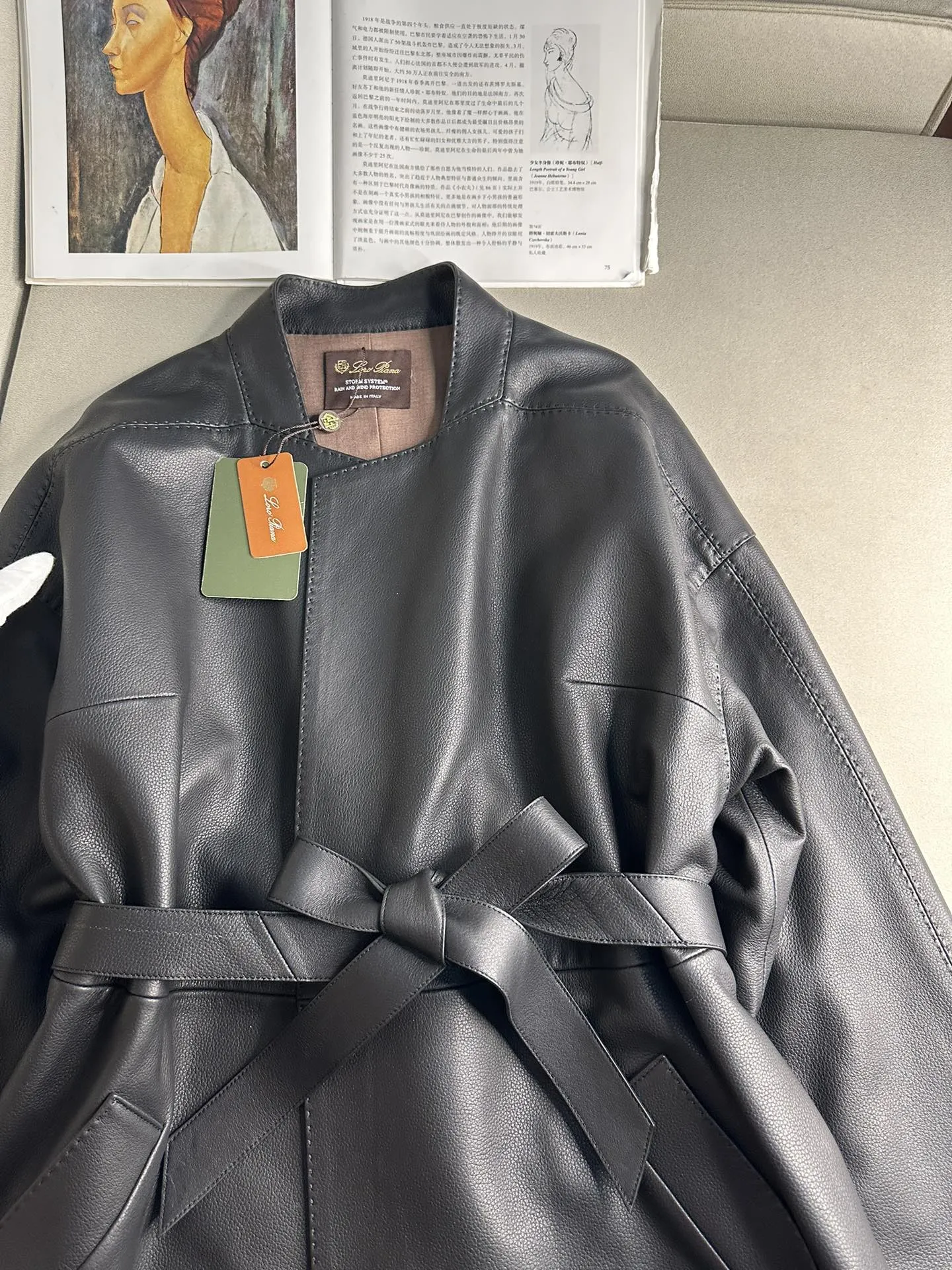 LORO PIANA Женская кожаная куртка