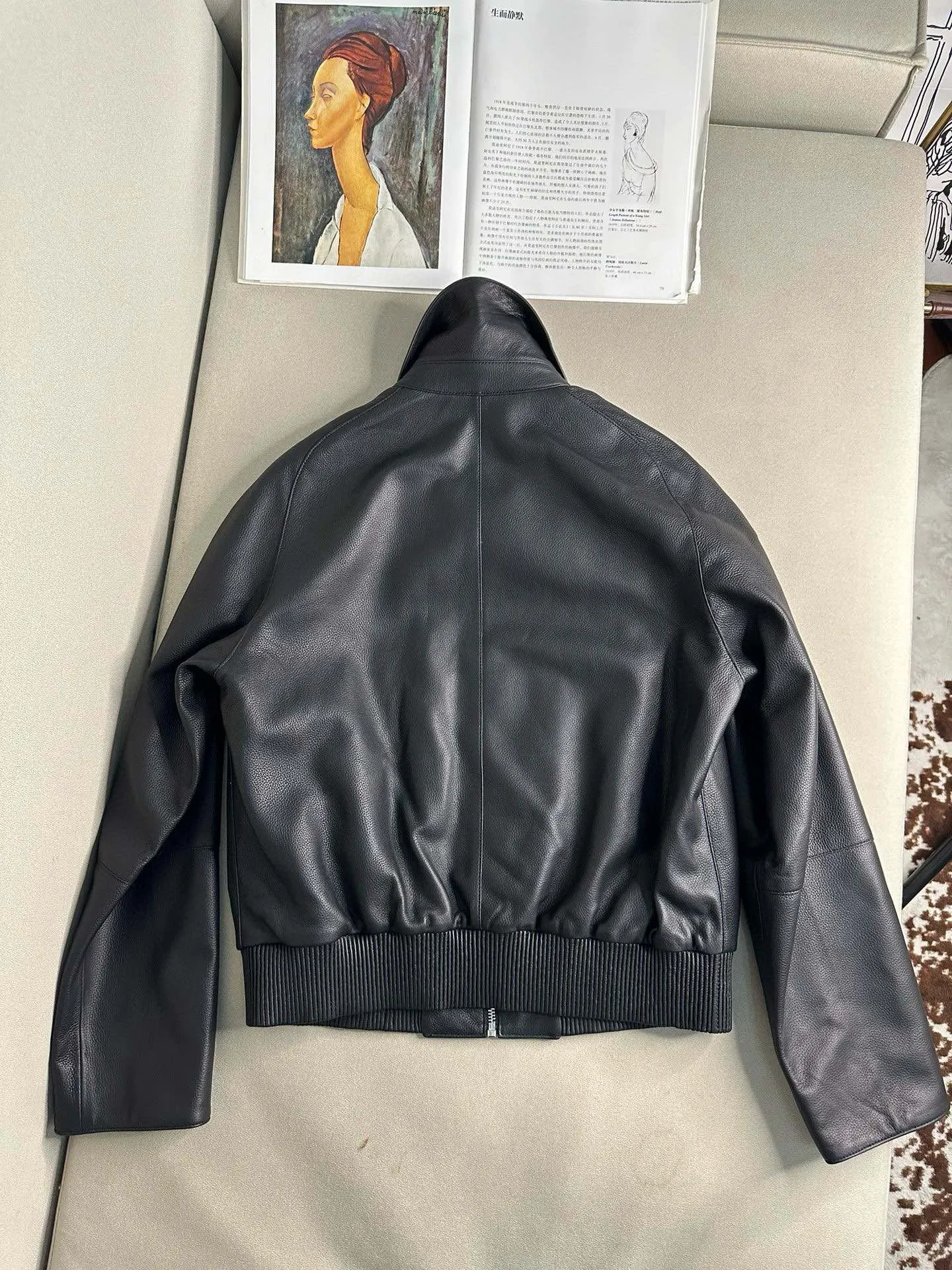 HERMES Женская кожаная куртка с воротником