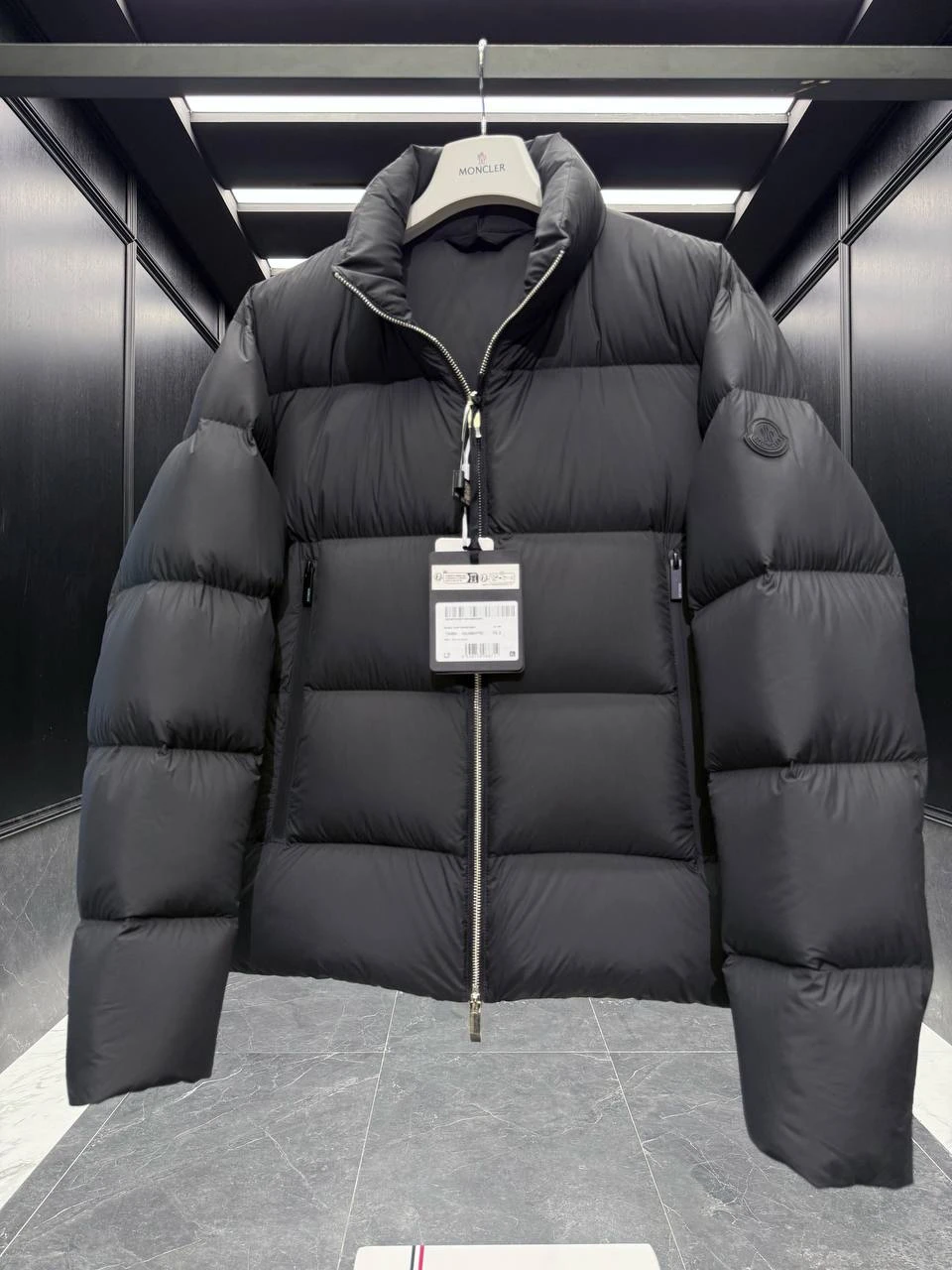 MONCLER Мужской пуховик Tarn