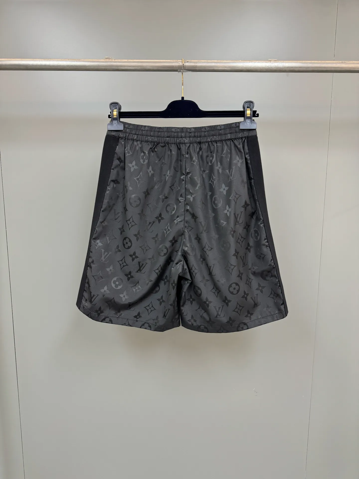 LOUIS VUITTON Мужские шорты LOUIS VUITTON Мужские шорты