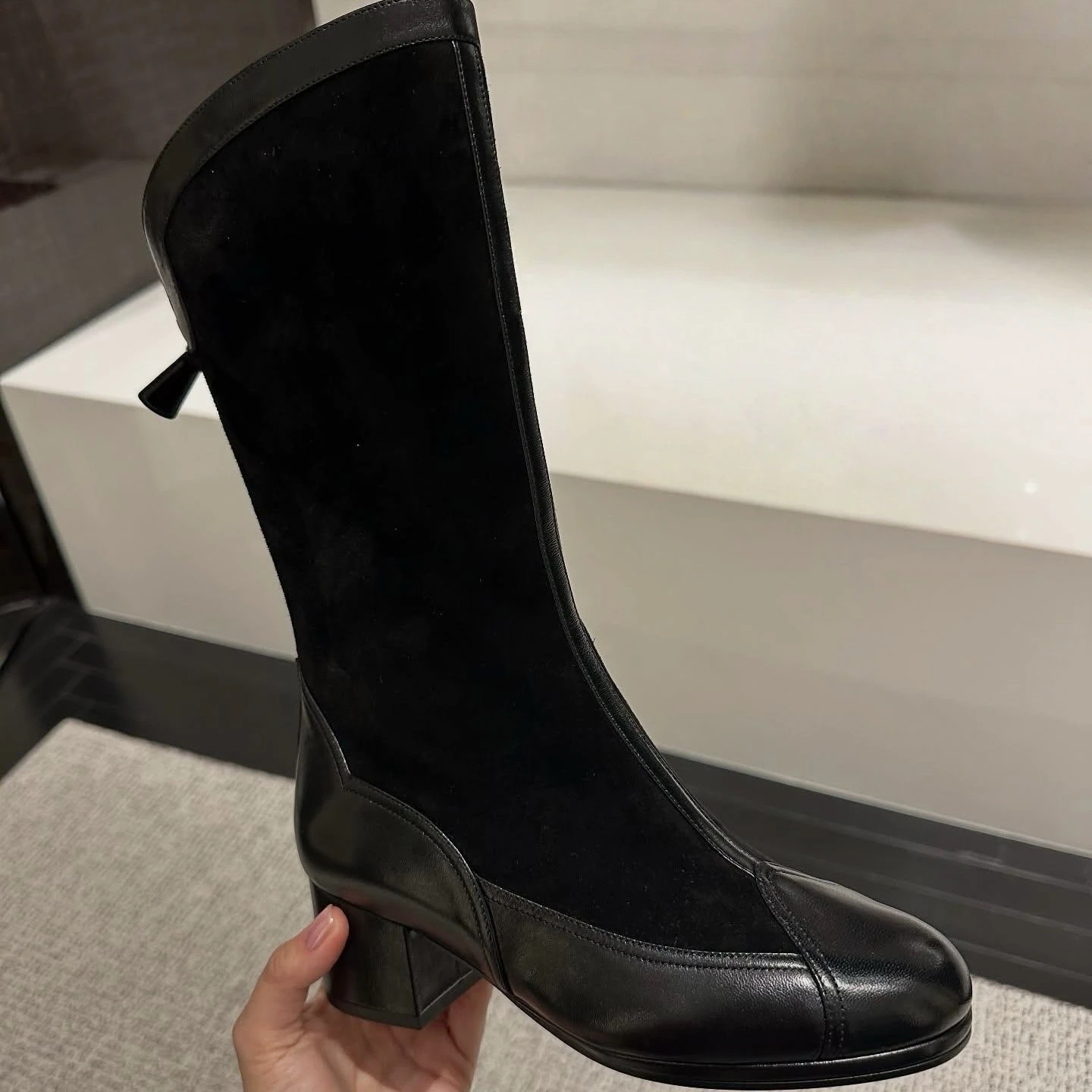 CHANEL Женские сапоги из замши и кожи