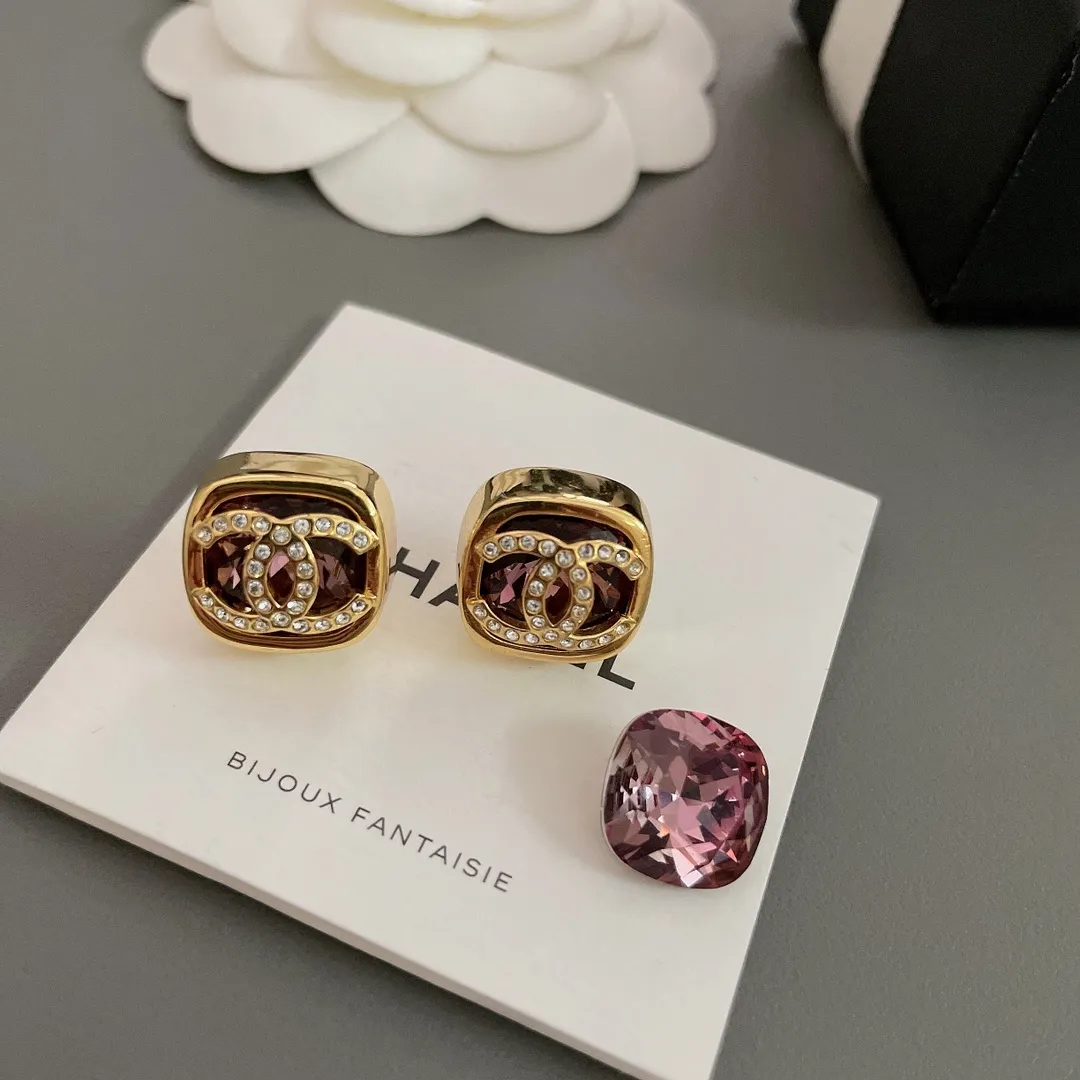 CHANEL Женские серьги Пусеты CHANEL Женские серьги Пусеты