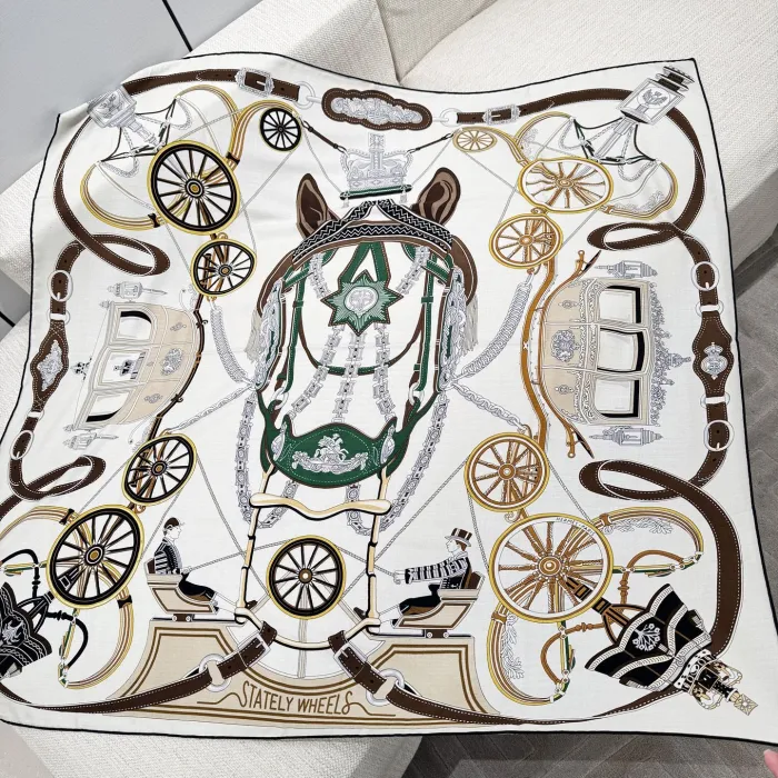 HERMES Женский шарф из кашемира