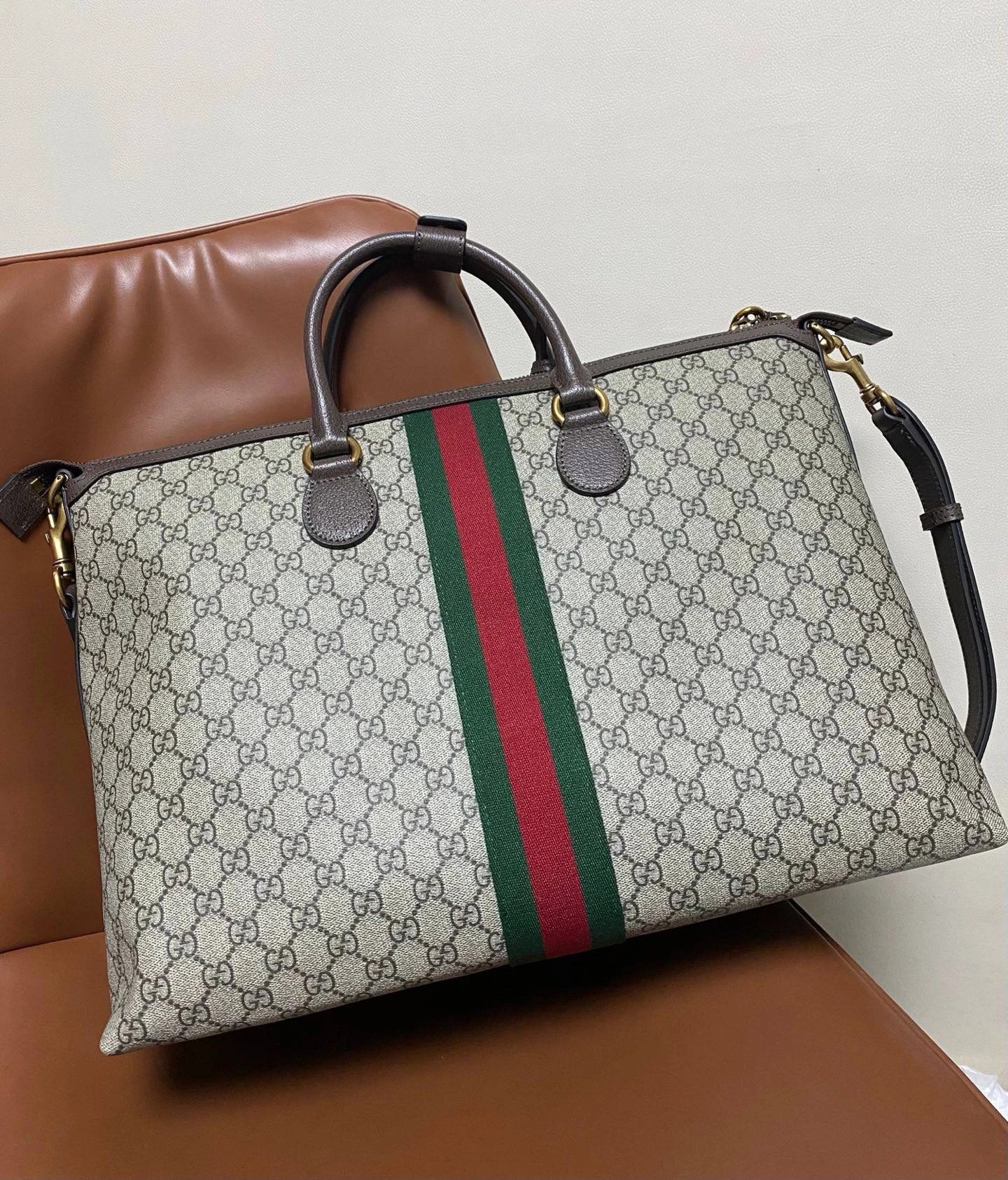 GUCCI Женская сумка Savoi GUCCI Женская сумка Savoi