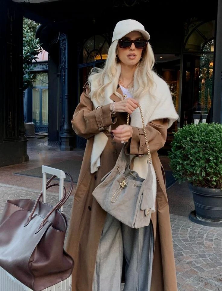 CHANEL Женская замшевая сумка Hobo 25K